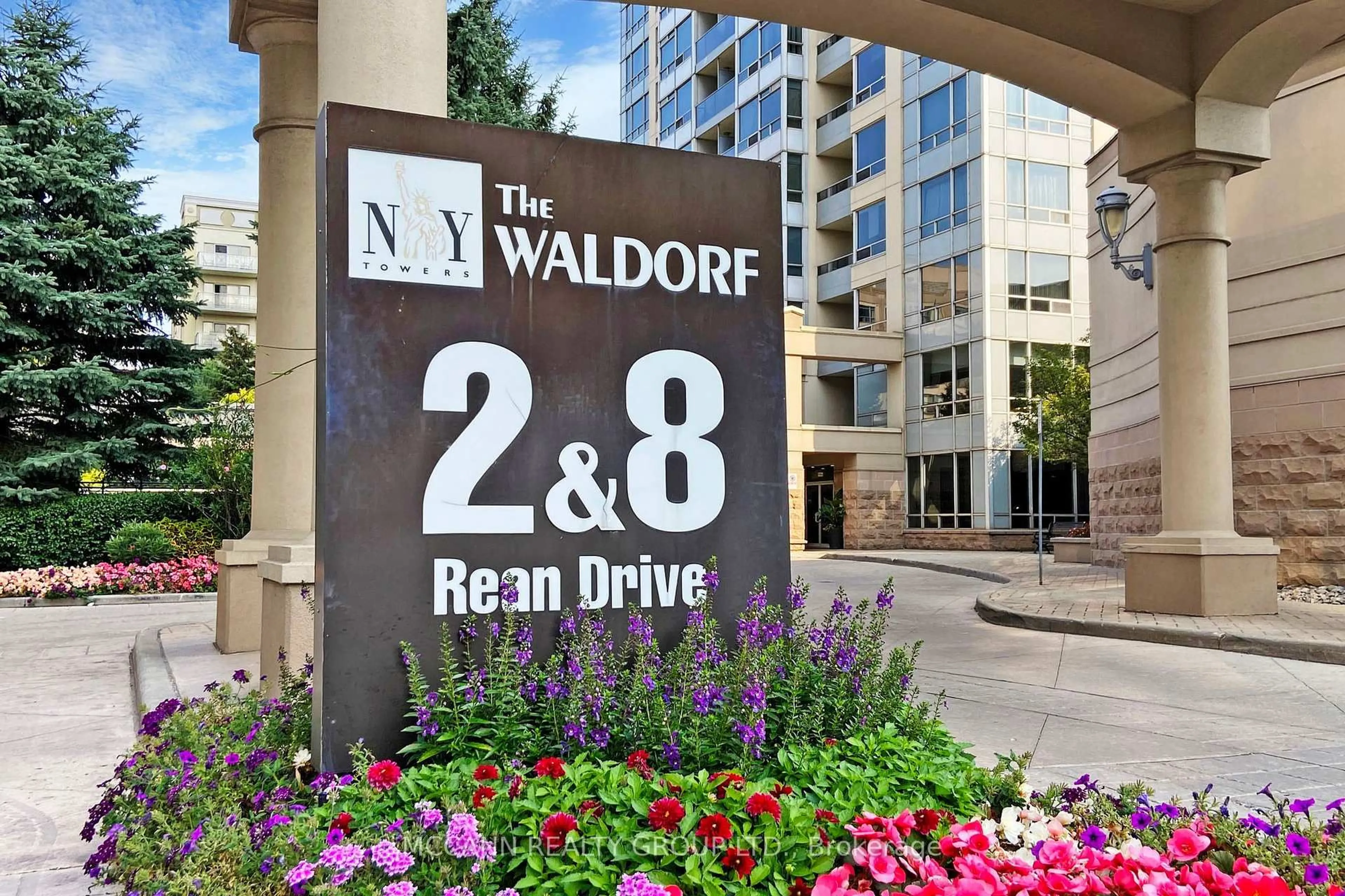 Indoor foyer for 2 Rean Dr #613, Toronto Ontario M2K 3B8