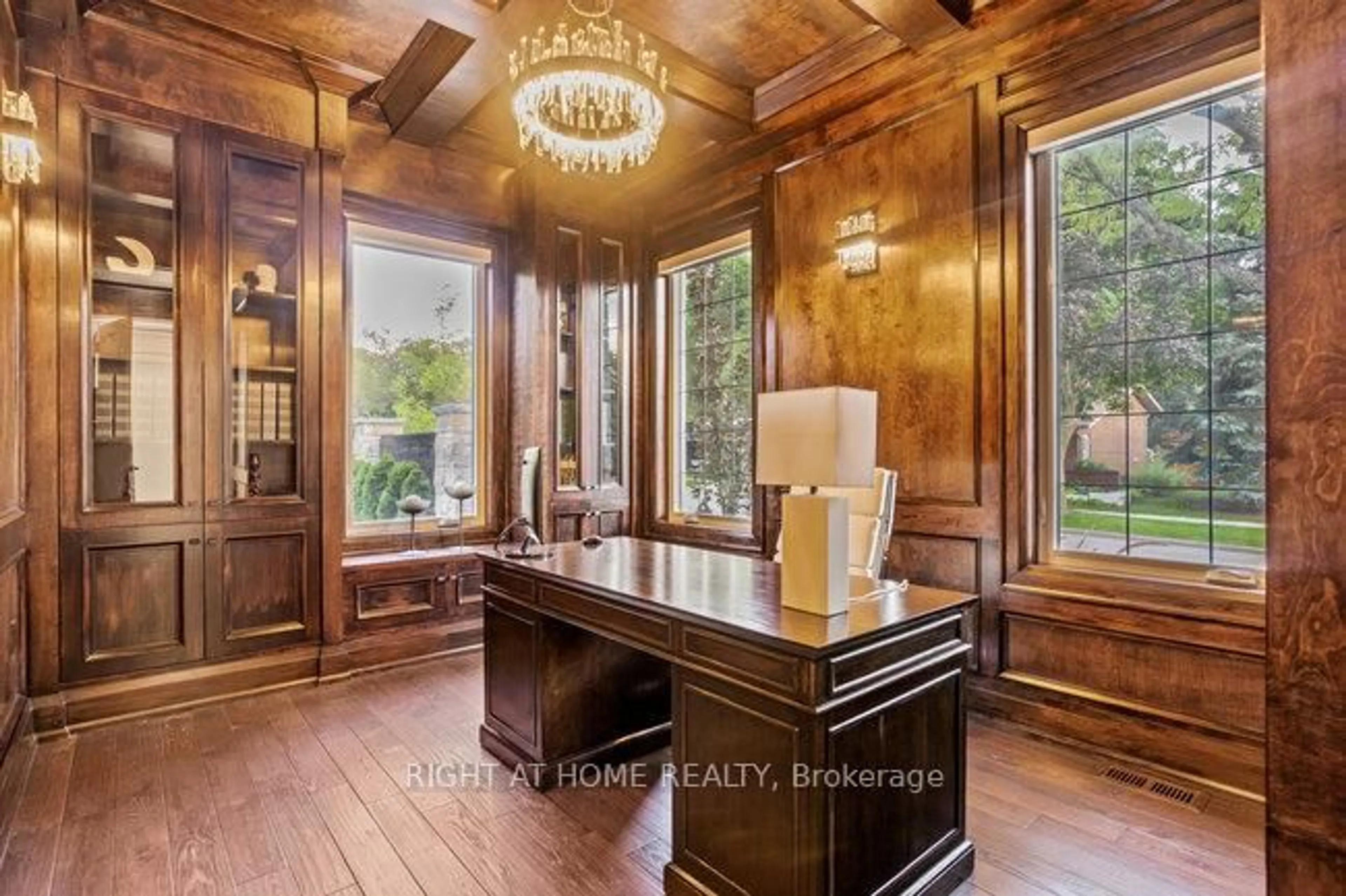 Indoor foyer for 30 Denver Cres, Toronto Ontario M2J 1G8