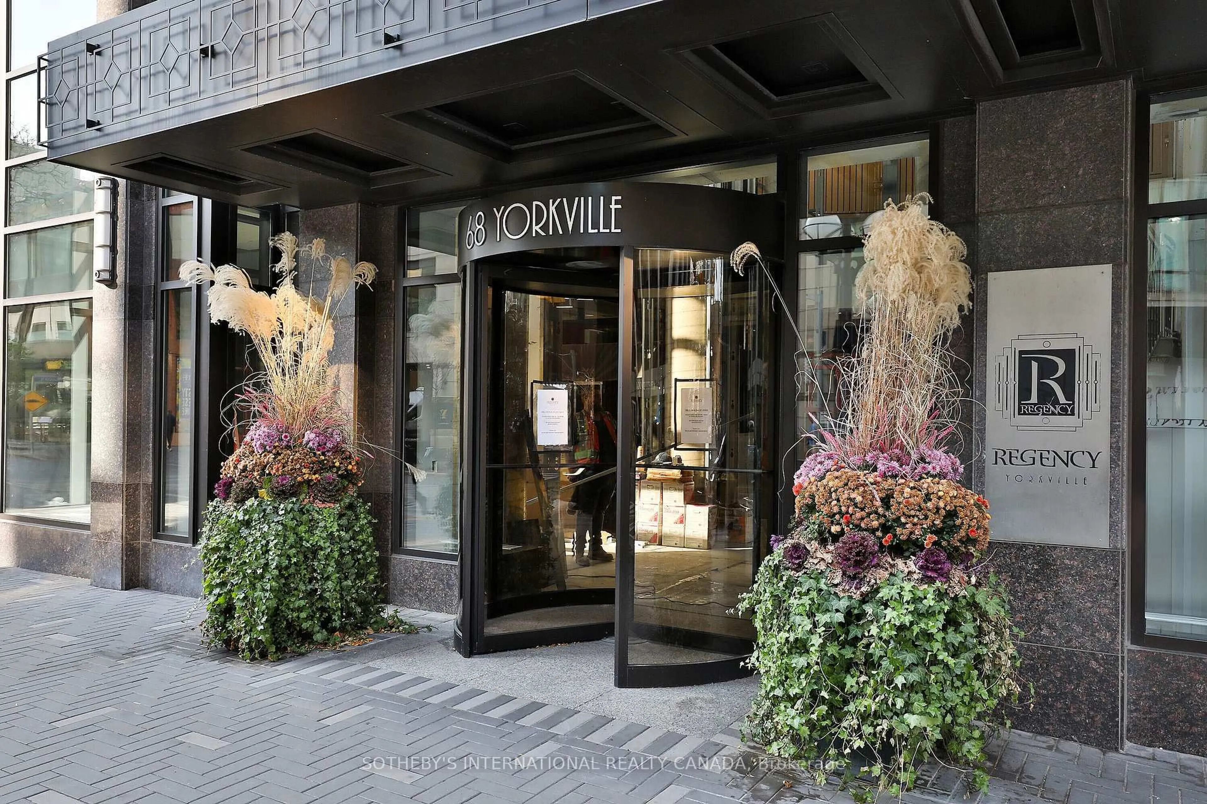 Lobby for 68 Yorkville Ave #308, Toronto Ontario M5R 3V7