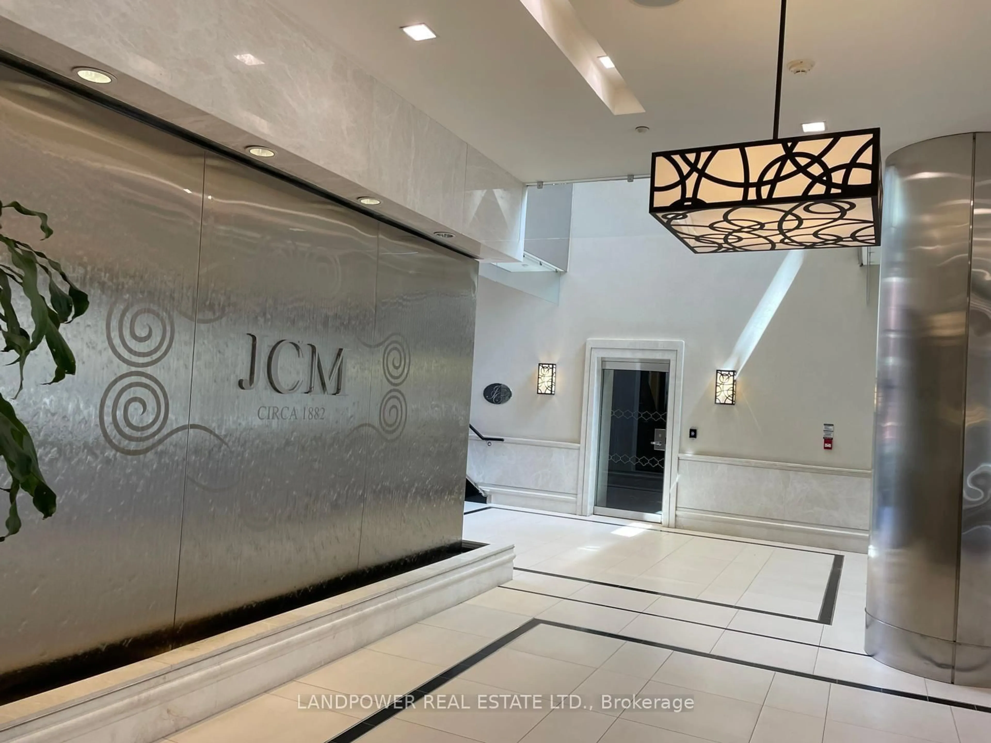 Indoor foyer for 28 Linden St #1209, Toronto Ontario M4Y 0A4