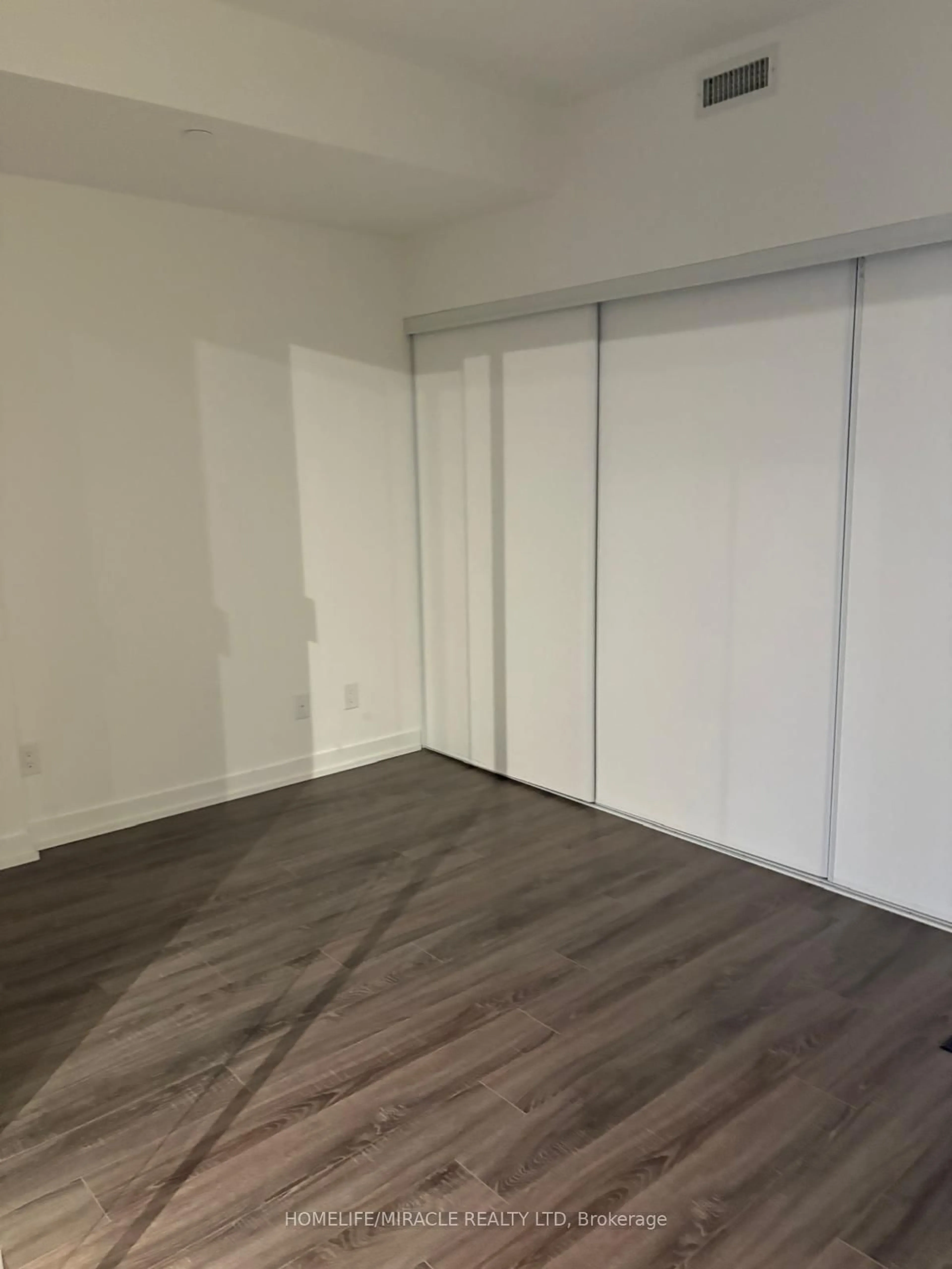 A pic of a room for 20 Edward St #1422, Toronto Ontario M5G 1C9