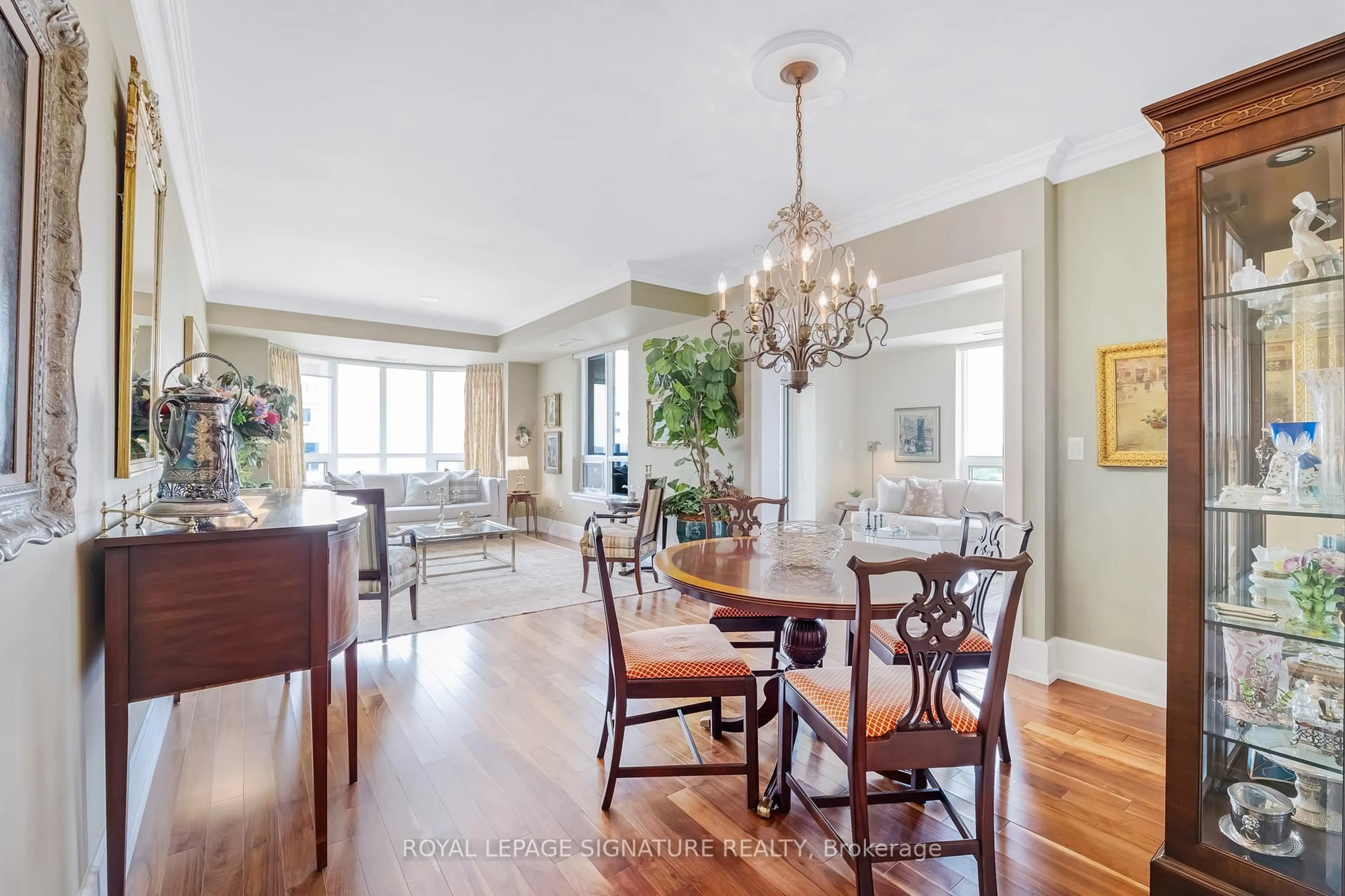Dining room, wood/laminate floor for 662 Sheppard Ave #1704, Toronto Ontario M2K 3E6