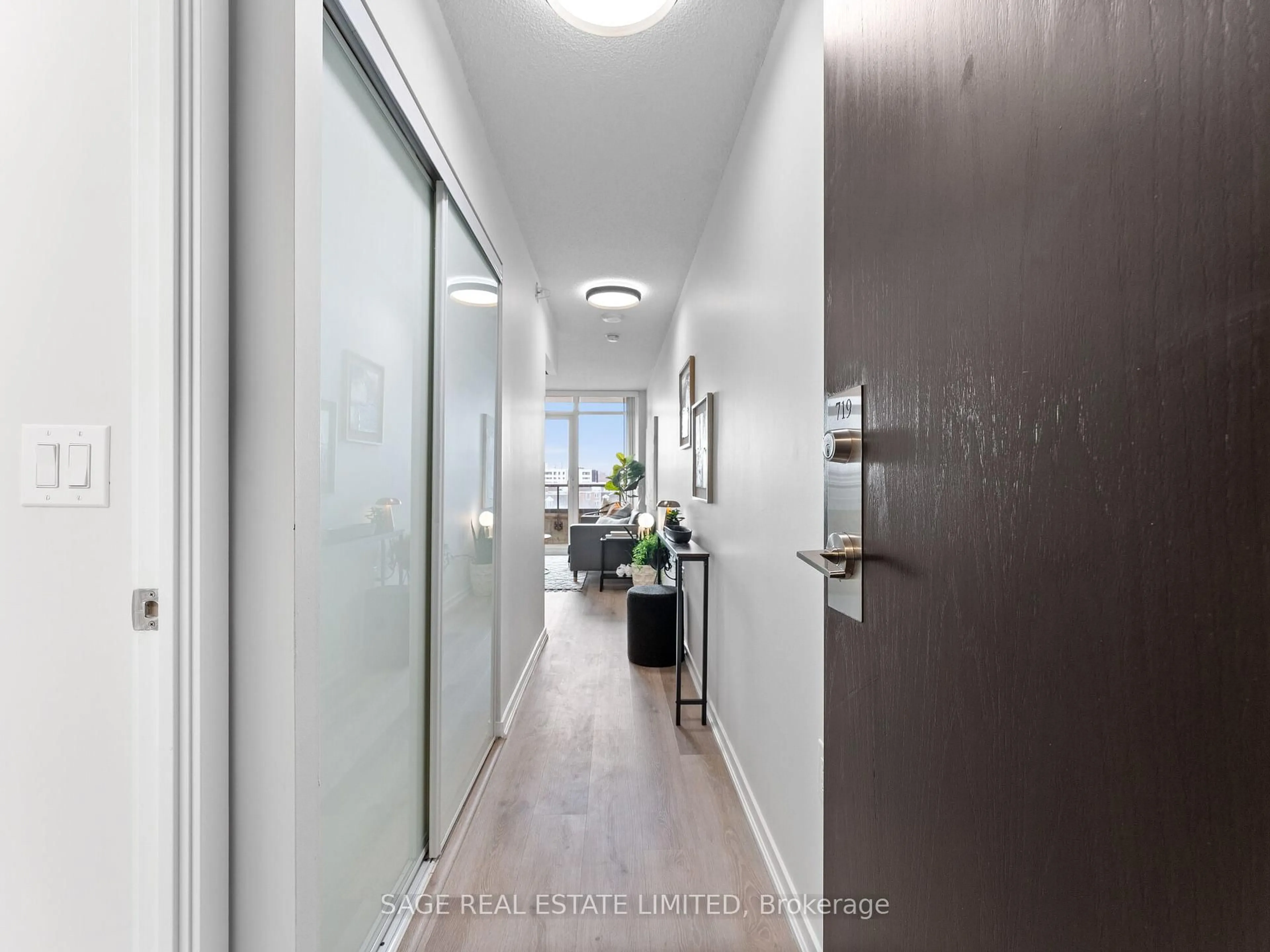Unknown for 36 Lisgar St #719W, Toronto Ontario M6J 0C7