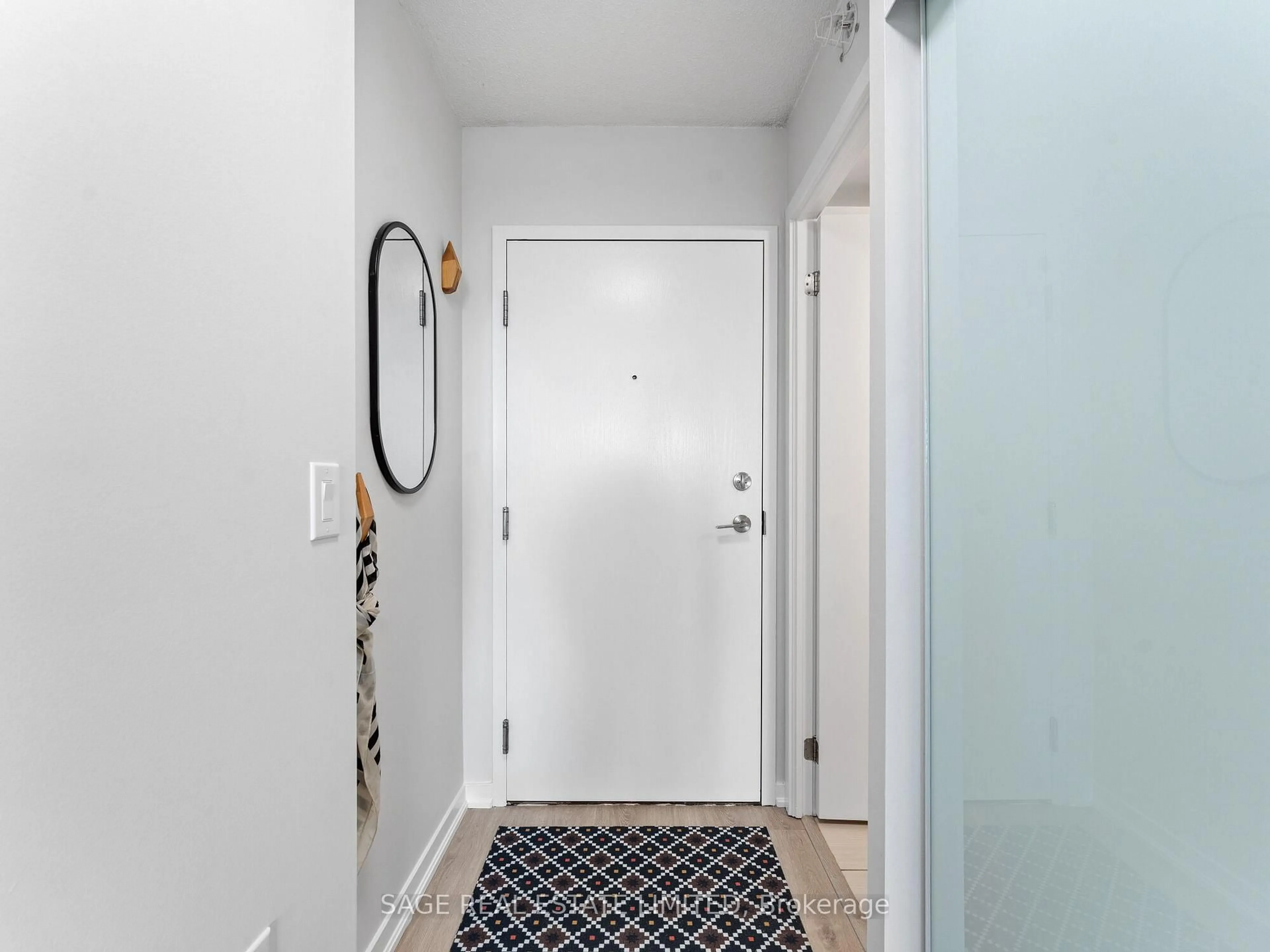 Indoor entryway for 36 Lisgar St #719W, Toronto Ontario M6J 0C7