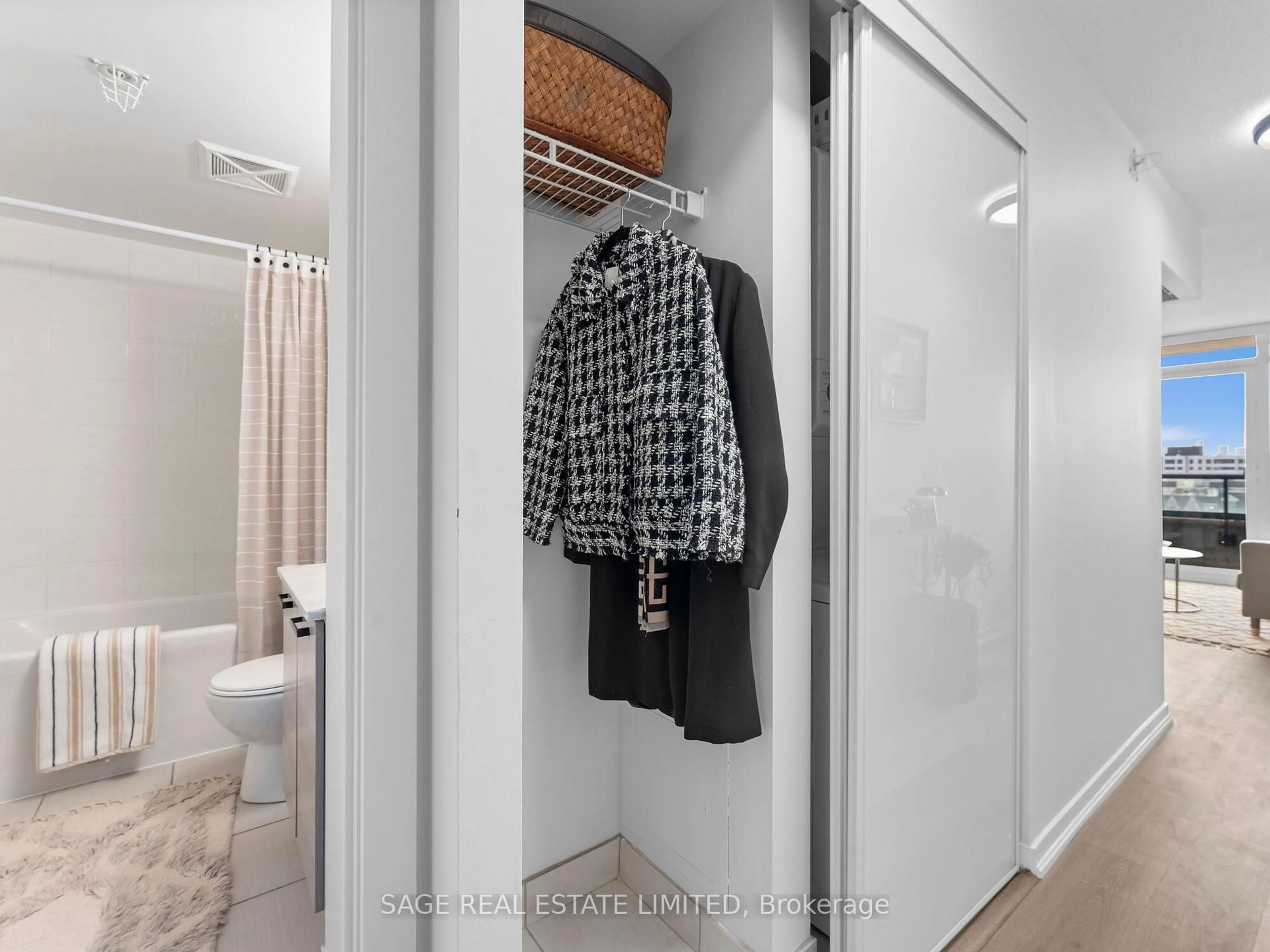 Unknown for 36 Lisgar St #719W, Toronto Ontario M6J 0C7