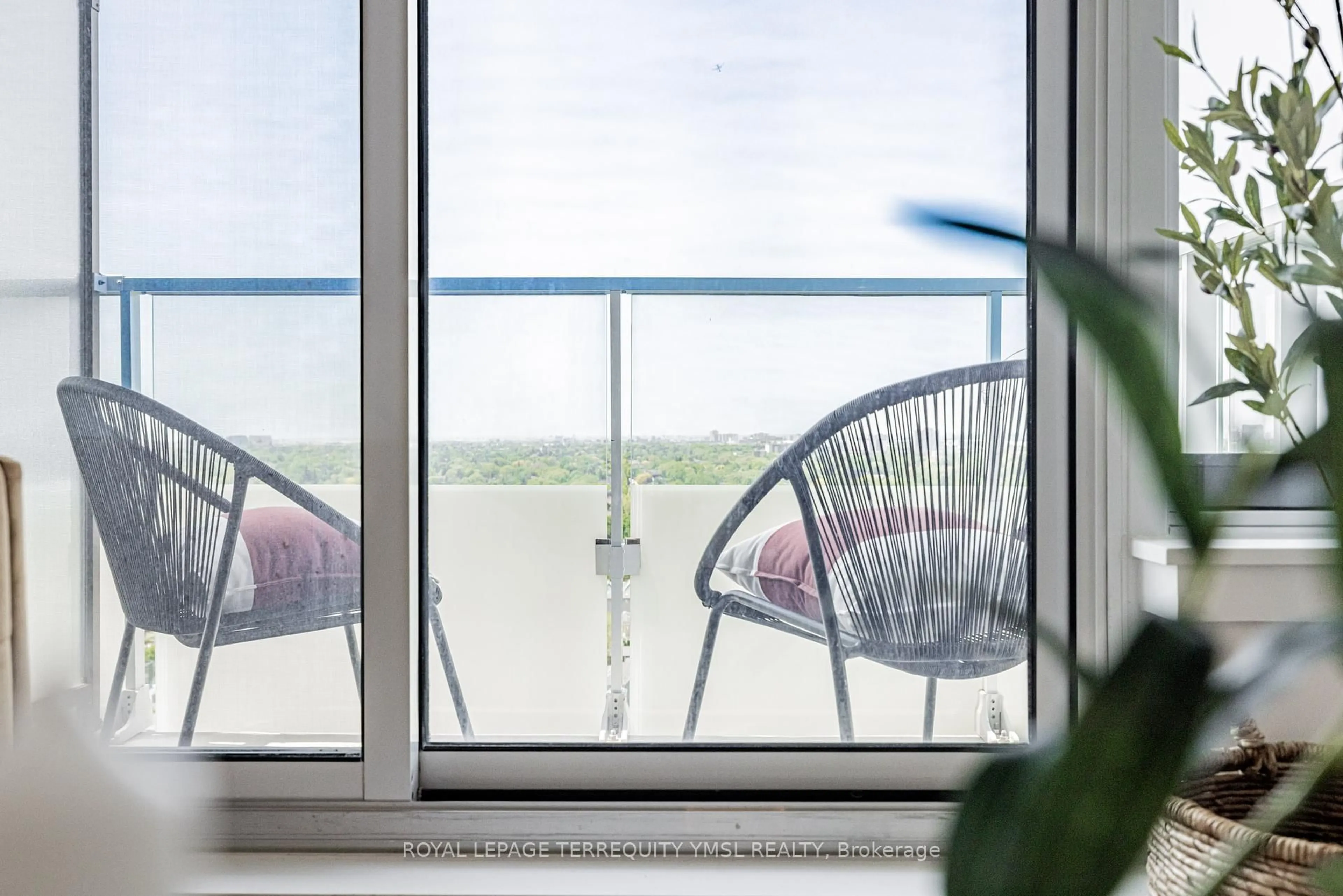 Balcony in the apartment, water/lake/river/ocean view for 75 Canterbury Pl #2311, Toronto Ontario M2N 0L2