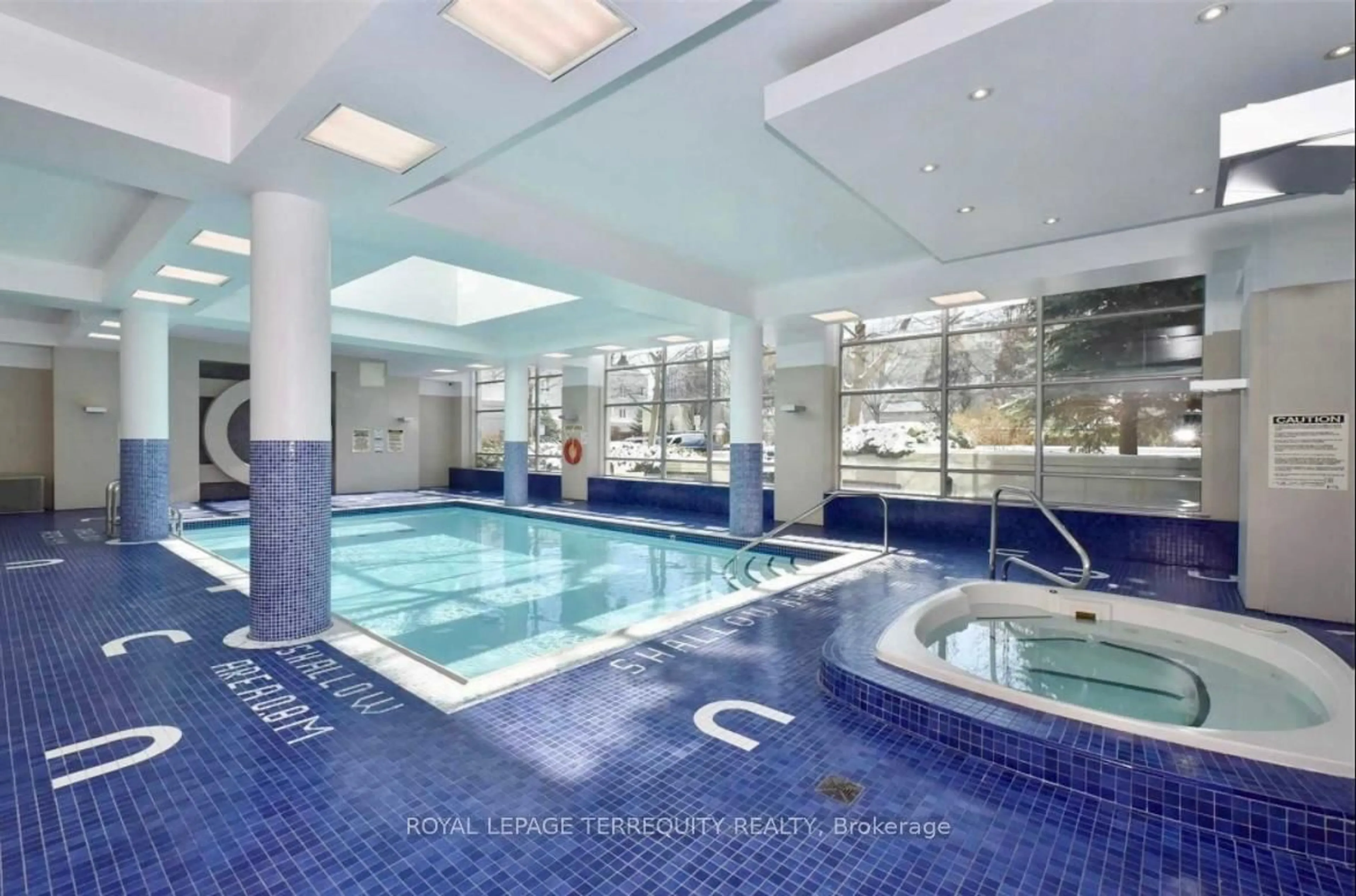 Pool for 31 Bales Ave #807, Toronto Ontario M2N 7L6
