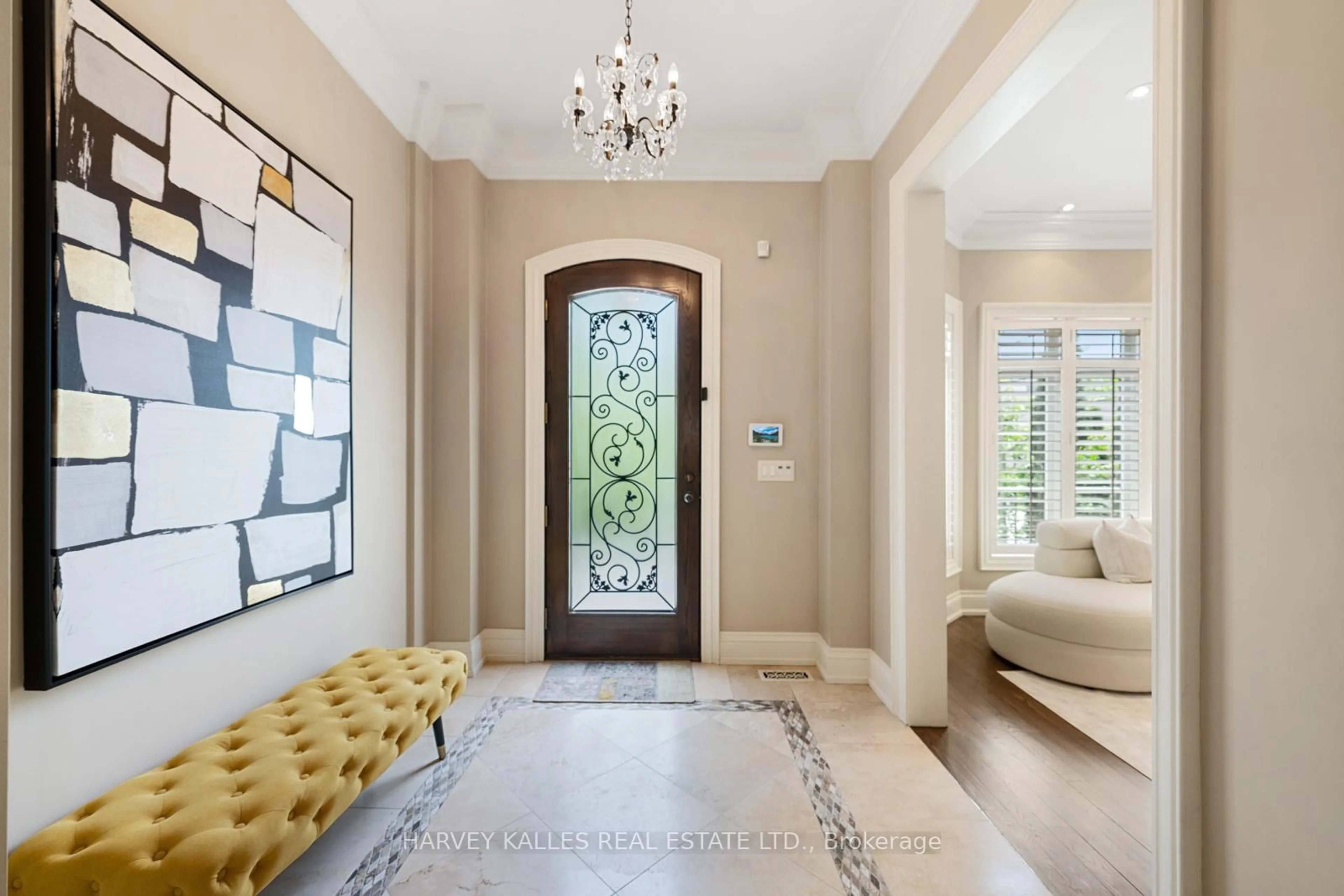Indoor entryway for 538 Woburn Ave, Toronto Ontario M5M 1L9