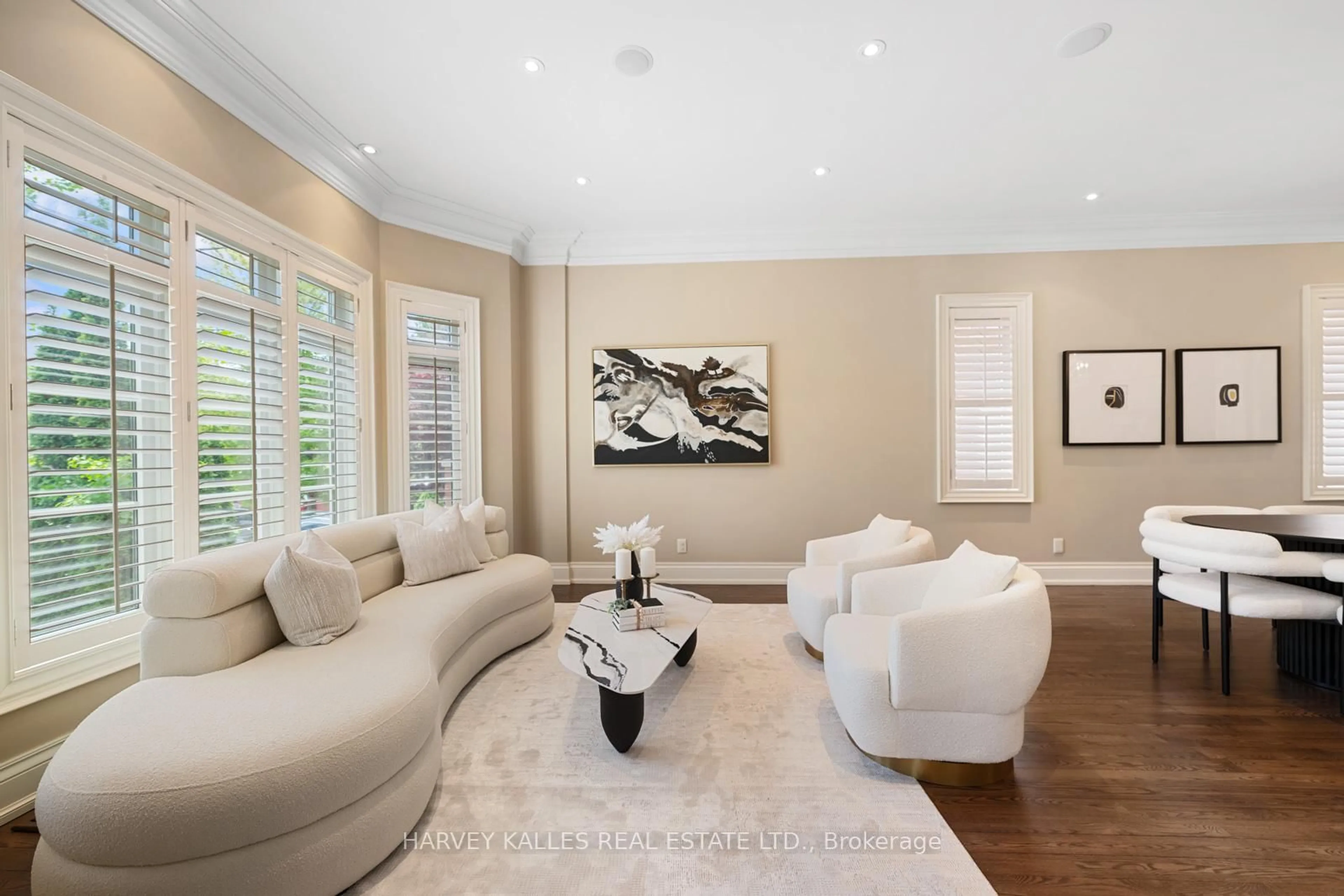 Living room with furniture, unknown for 538 Woburn Ave, Toronto Ontario M5M 1L9