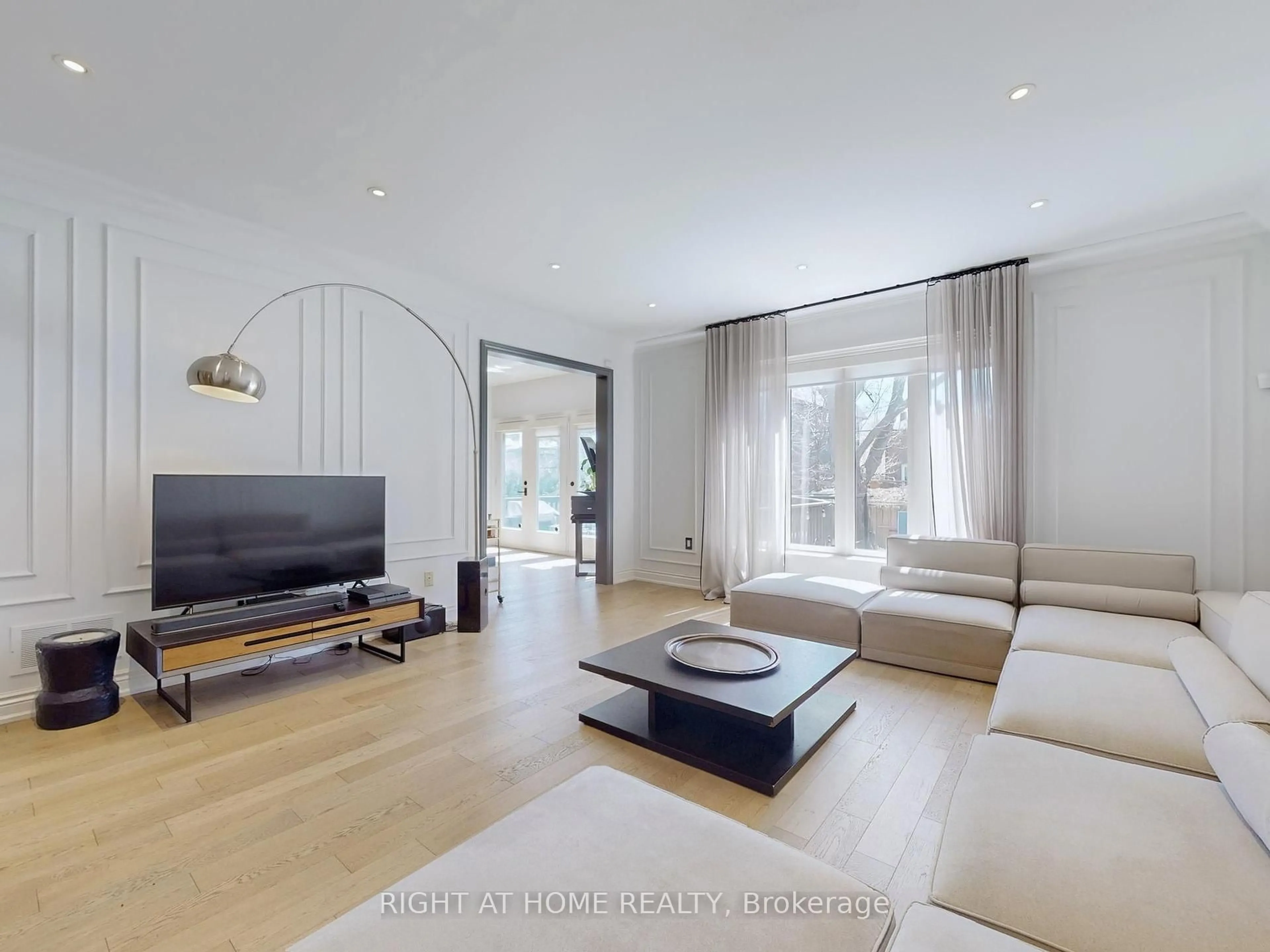 Living room with furniture, unknown for 737 Woburn Ave, Toronto Ontario M5M 1M2