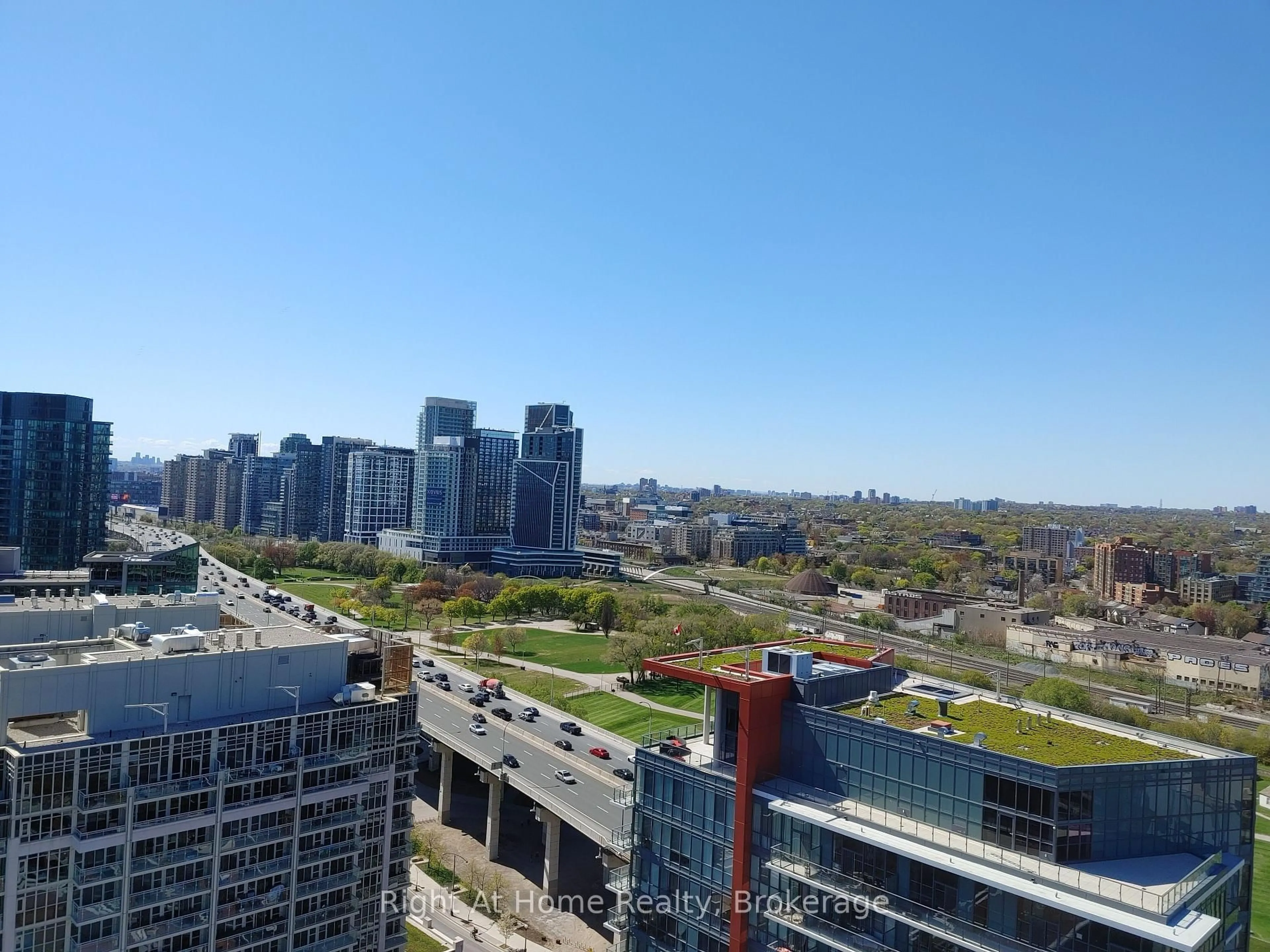 A pic from outside/outdoor area/front of a property/back of a property/a pic from drone, city buildings view from balcony for 38 Iannuzzi St #UPH03, Toronto Ontario M5V 0S2