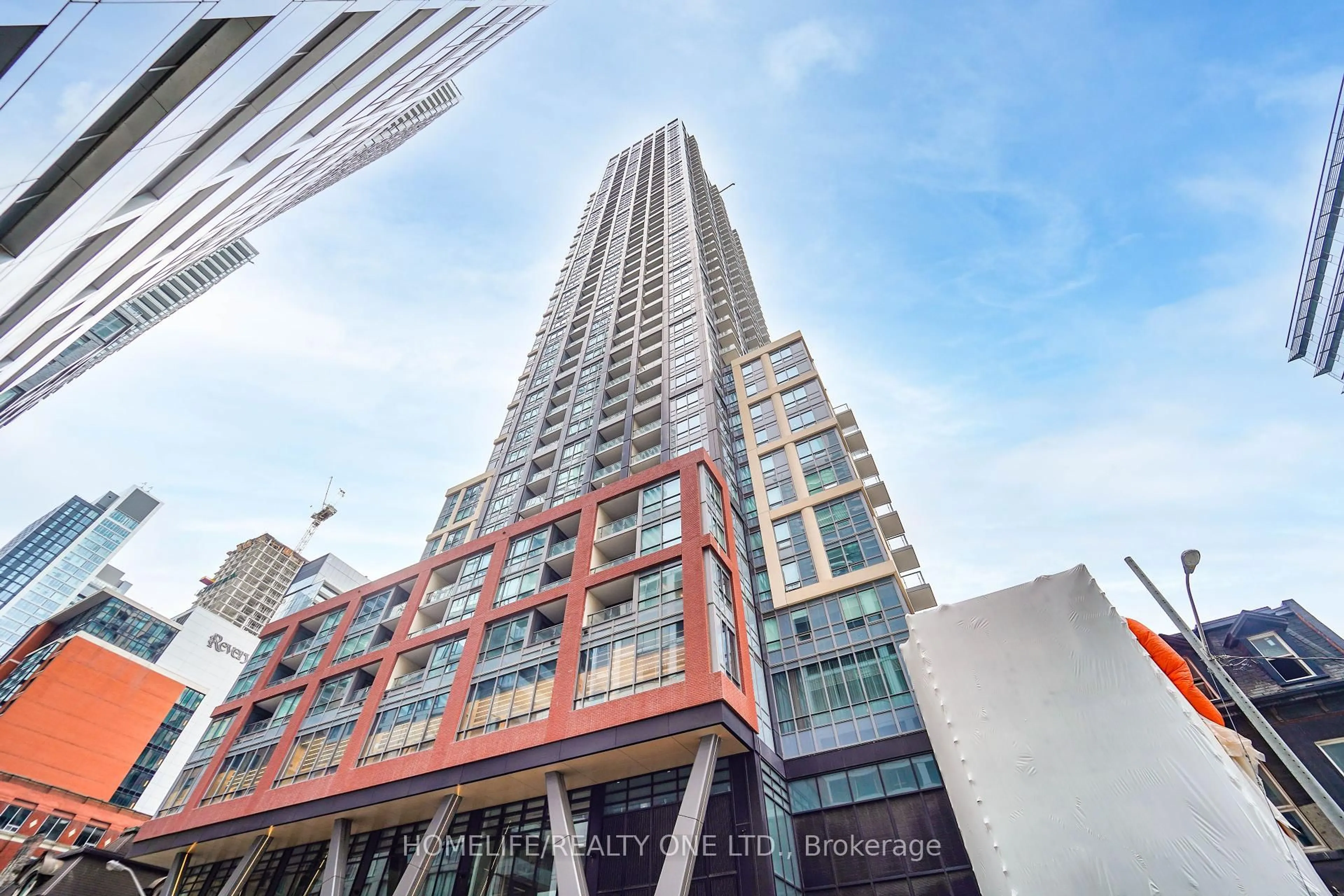 Indoor foyer for 108 Peter St #4803, Toronto Ontario M5V 2G7