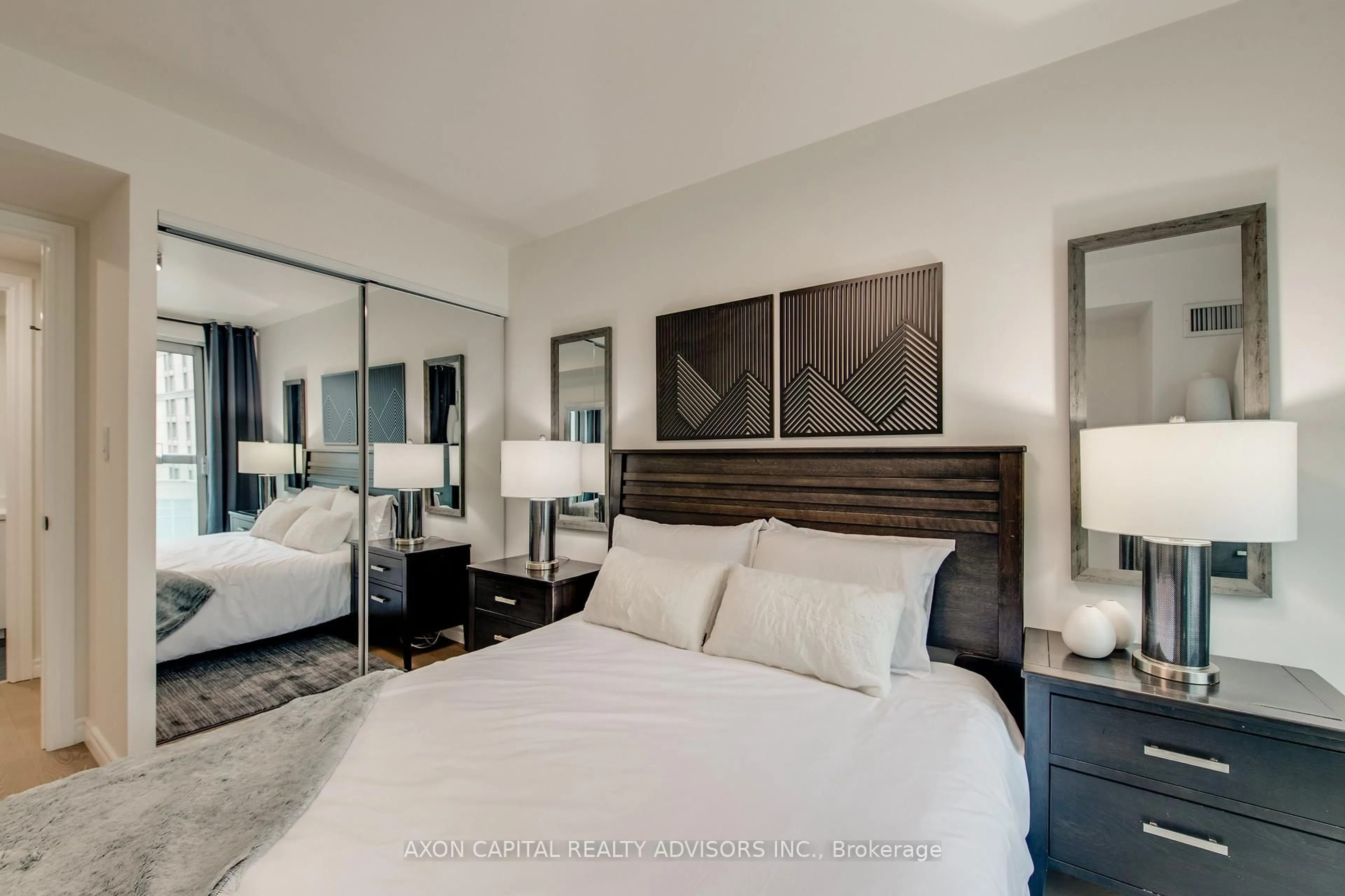 Bedroom with bed, unknown for 168 Simcoe St #1513, Toronto Ontario M5H 4C9