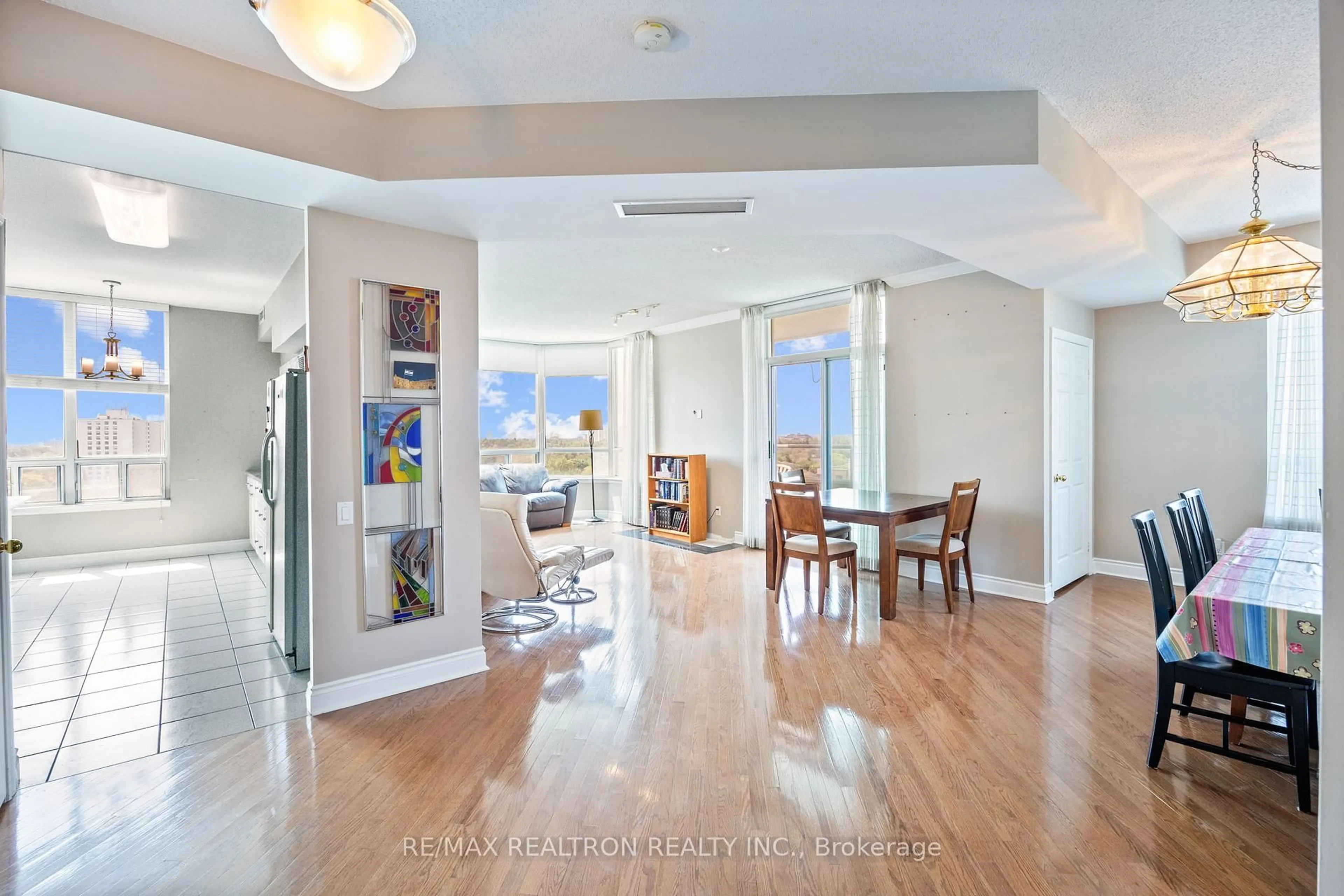 Unknown for 8 Covington Rd #PH203, Toronto Ontario M6A 3E5