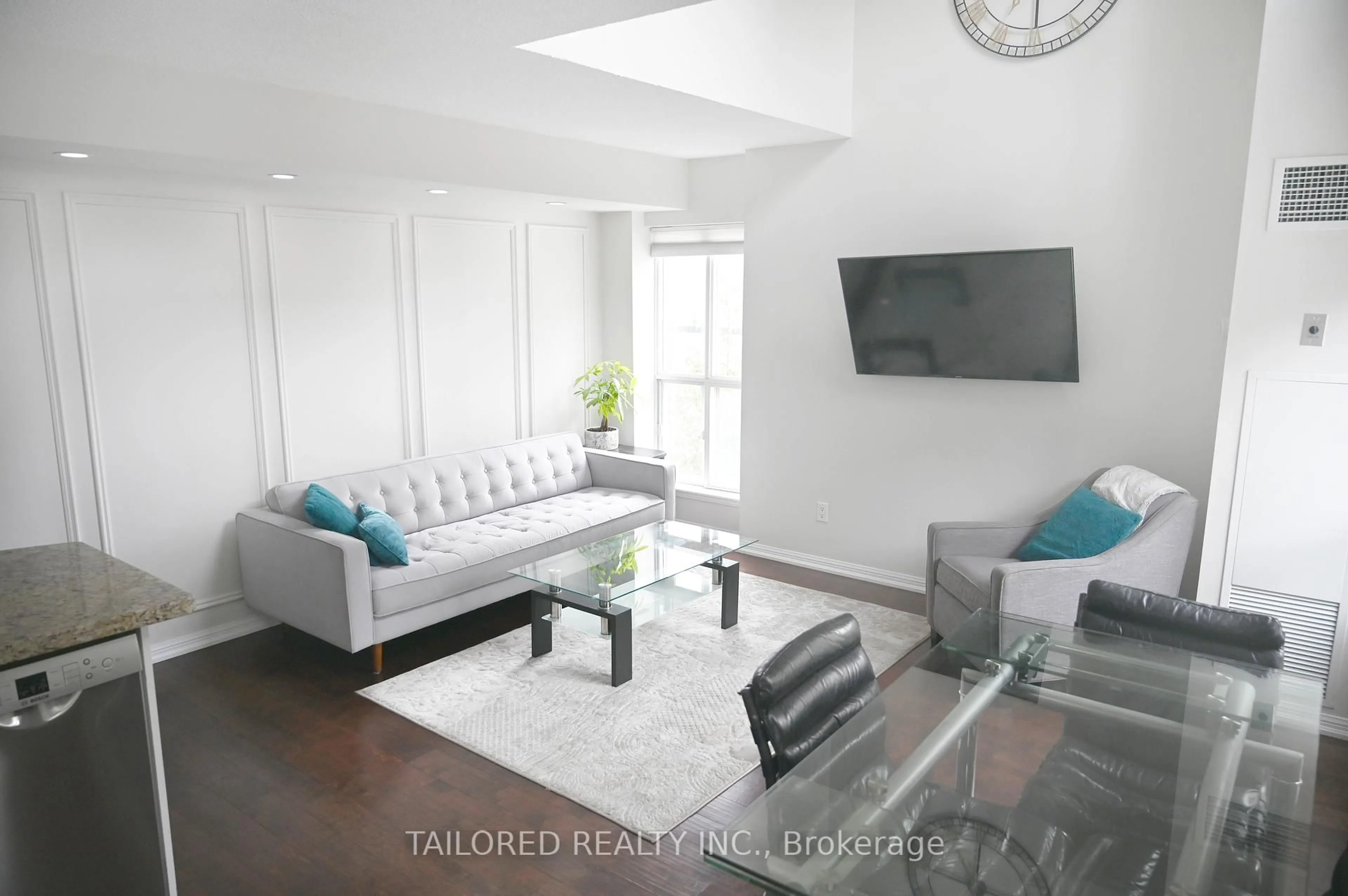 Living room with furniture, unknown for 119 Merton St #211, Toronto Ontario M4S 1A7