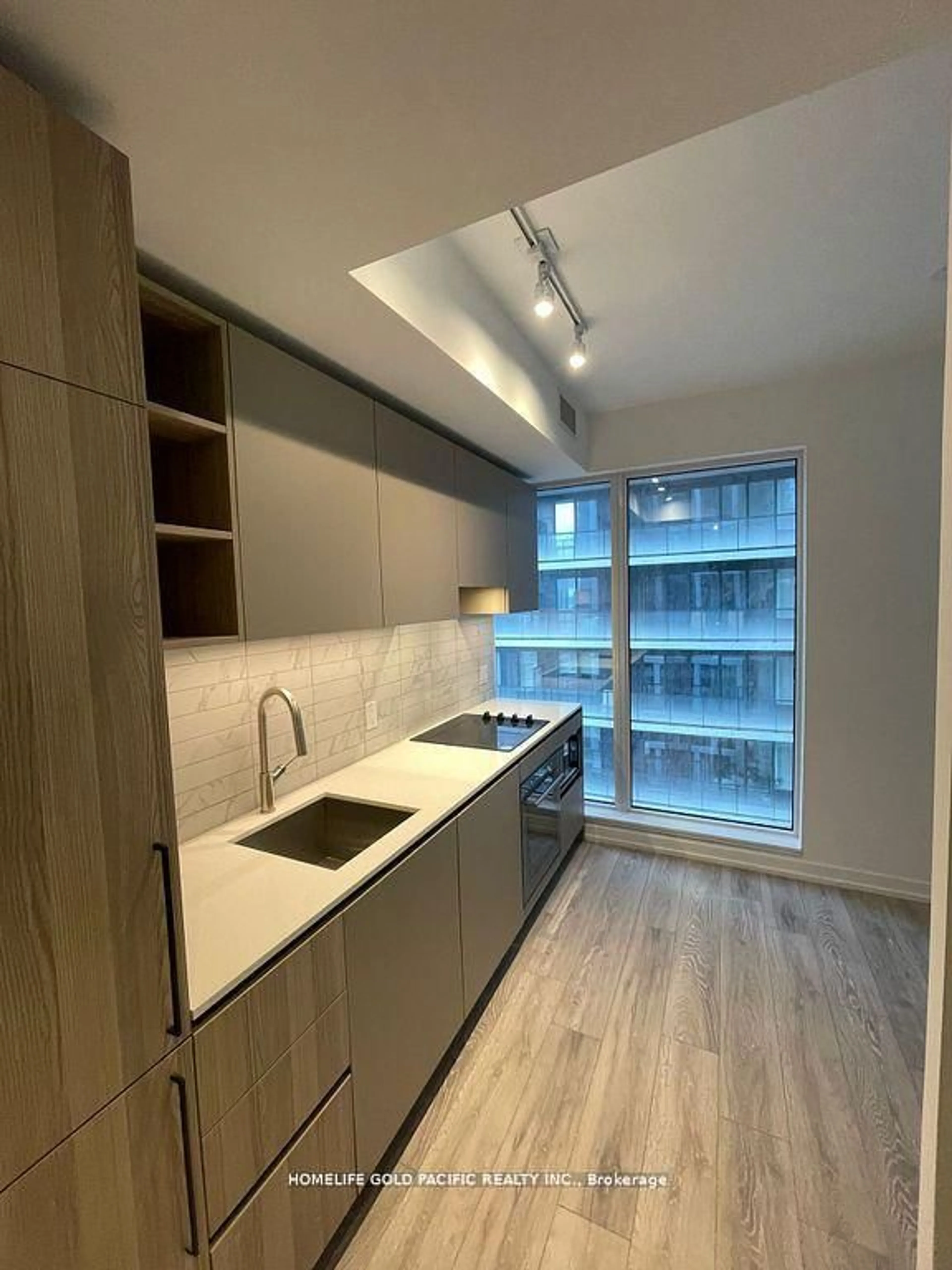 Standard kitchen, unknown for 55 Mercer St #3306, Toronto Ontario M5V 0W4