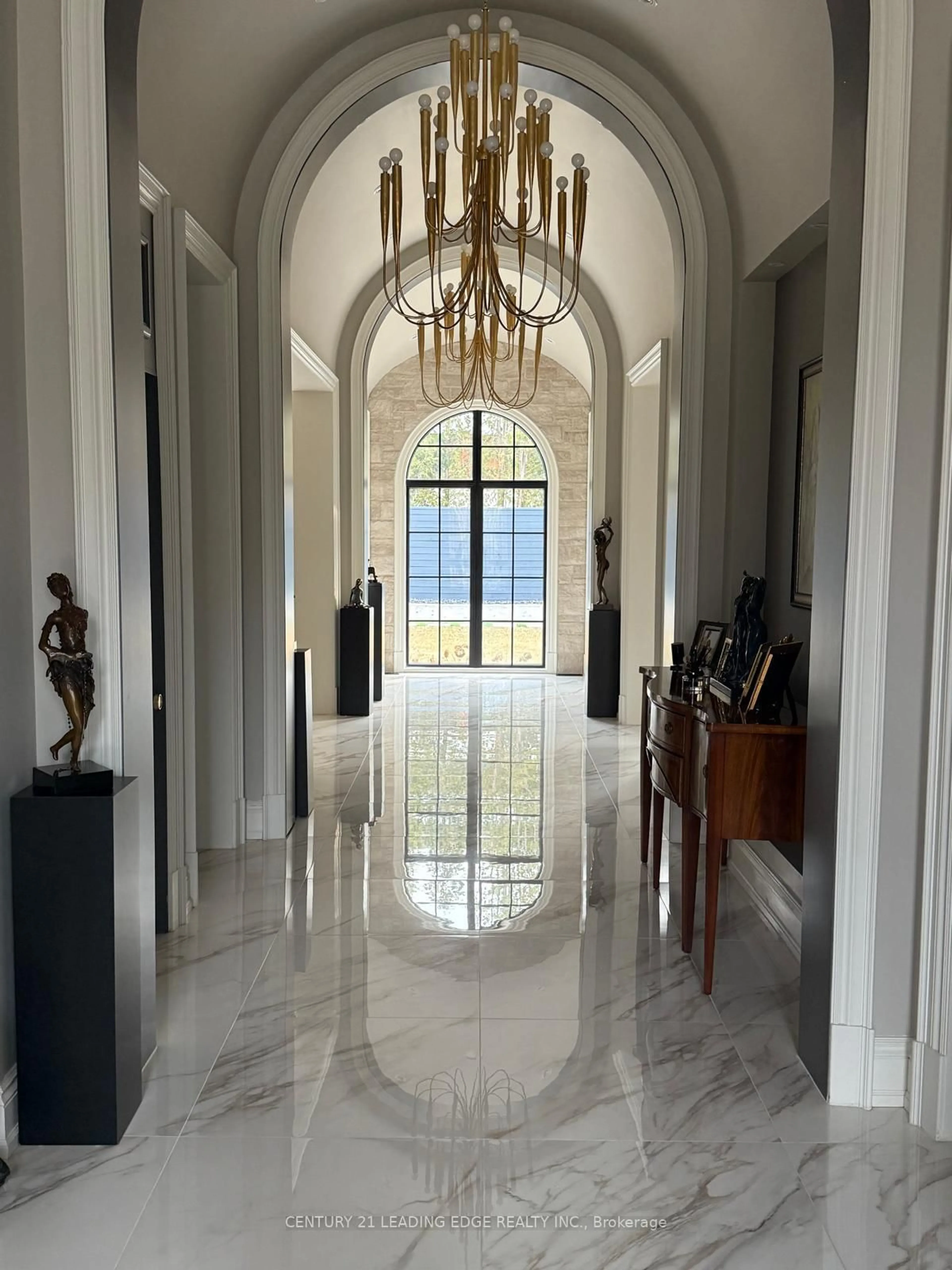 Indoor foyer for 9 Sandpiper Crt, Toronto Ontario M3A 3G7