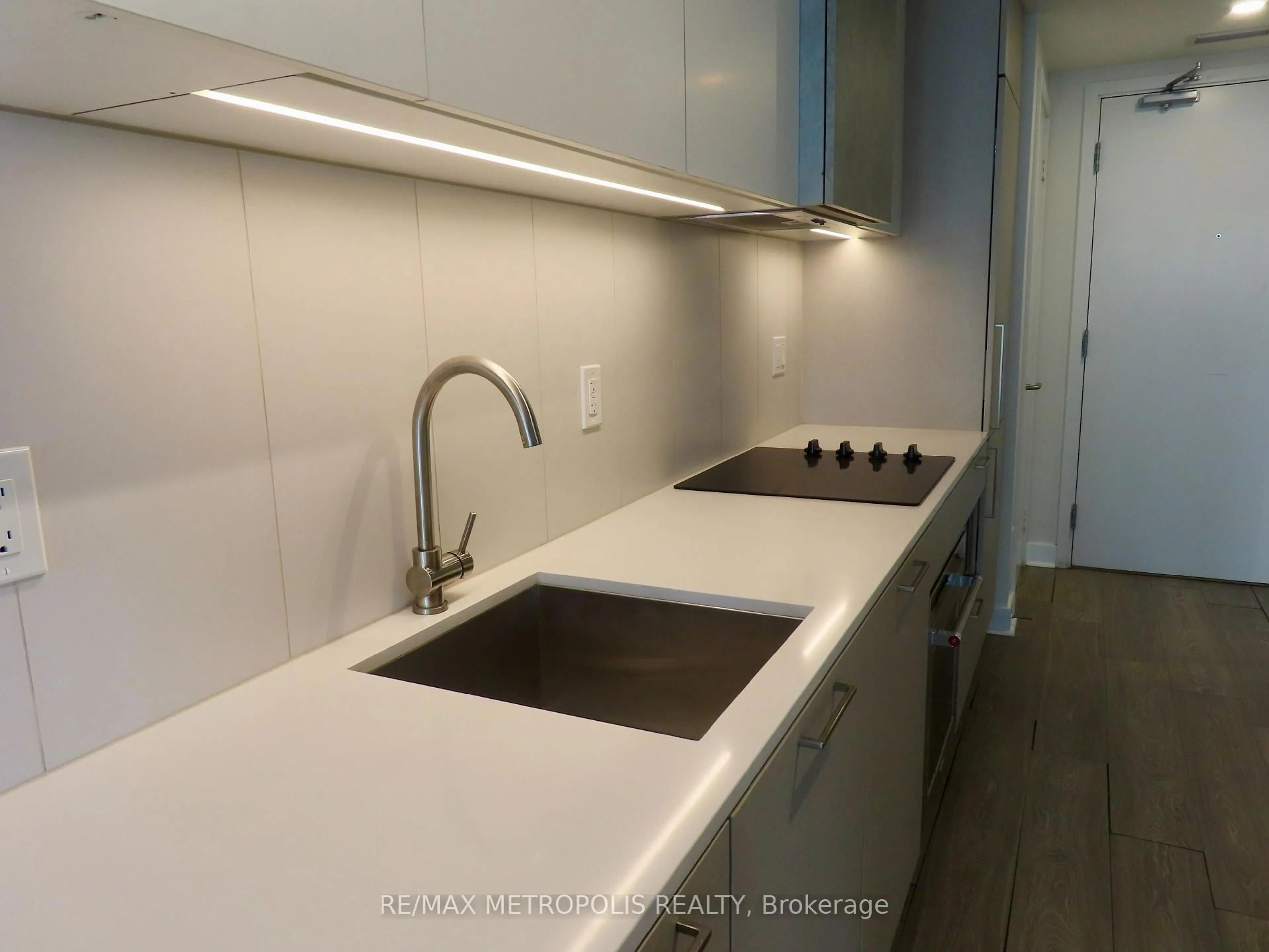 Standard kitchen, ceramic/tile floor for 19 Western Battery Rd #2603, Toronto Ontario M6K 0E3