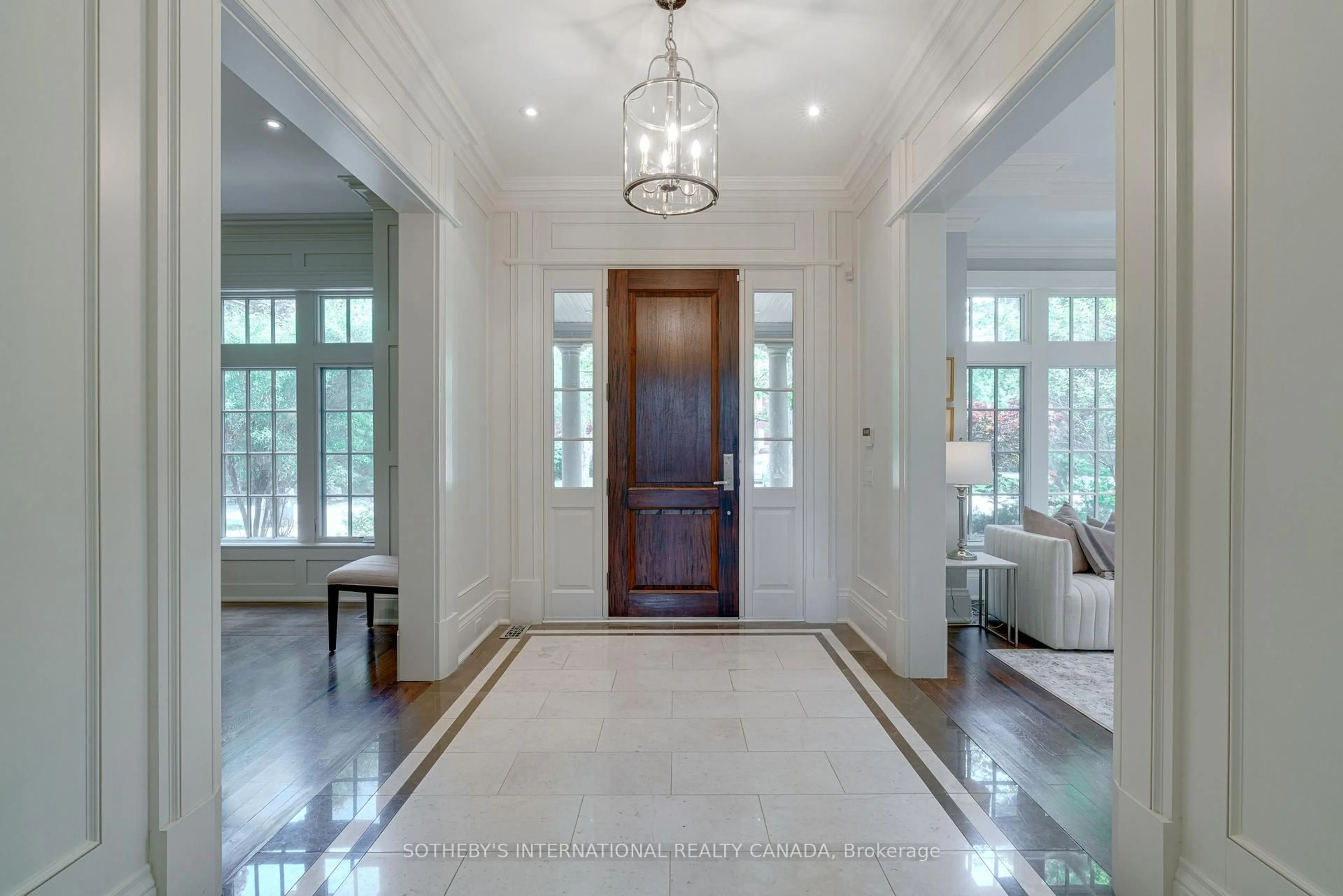 Indoor entryway for 53 Sandringham Dr, Toronto Ontario M5M 3G4