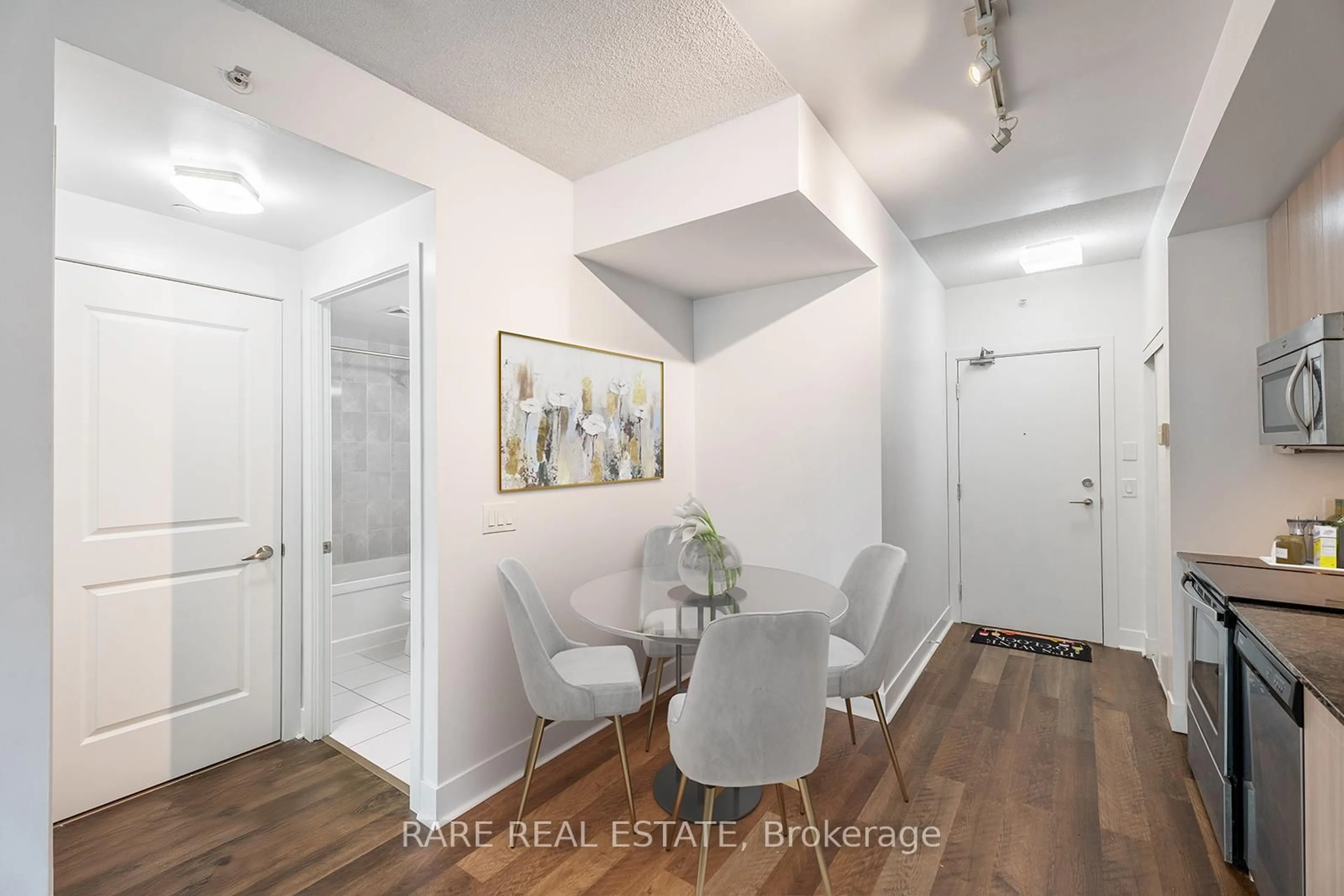A pic of a room for 68 Merton St #208, Toronto Ontario M4S 0A7