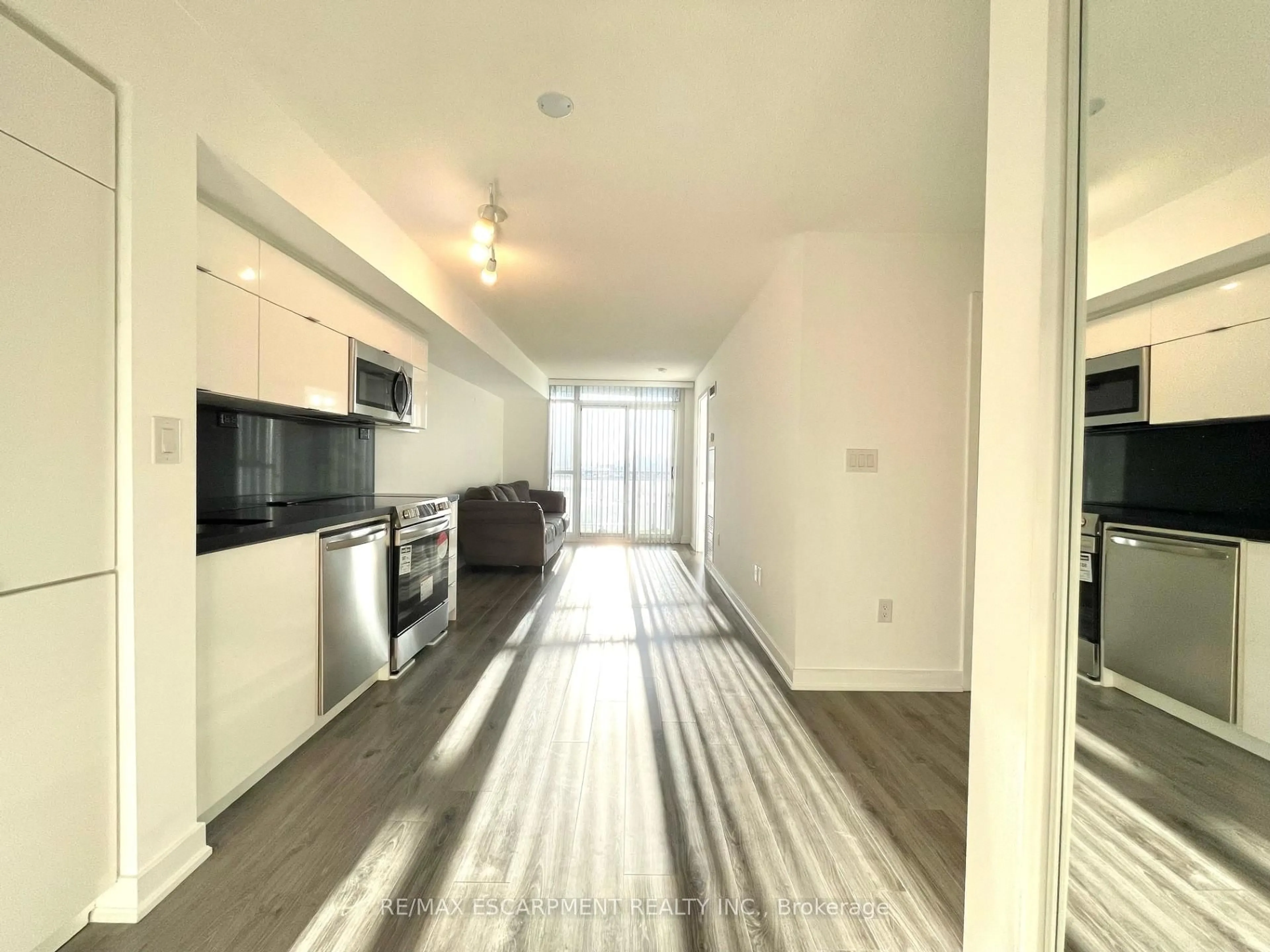 A pic of a room for 21 Iceboat Terr #1510, Toronto Ontario M5V 4A9
