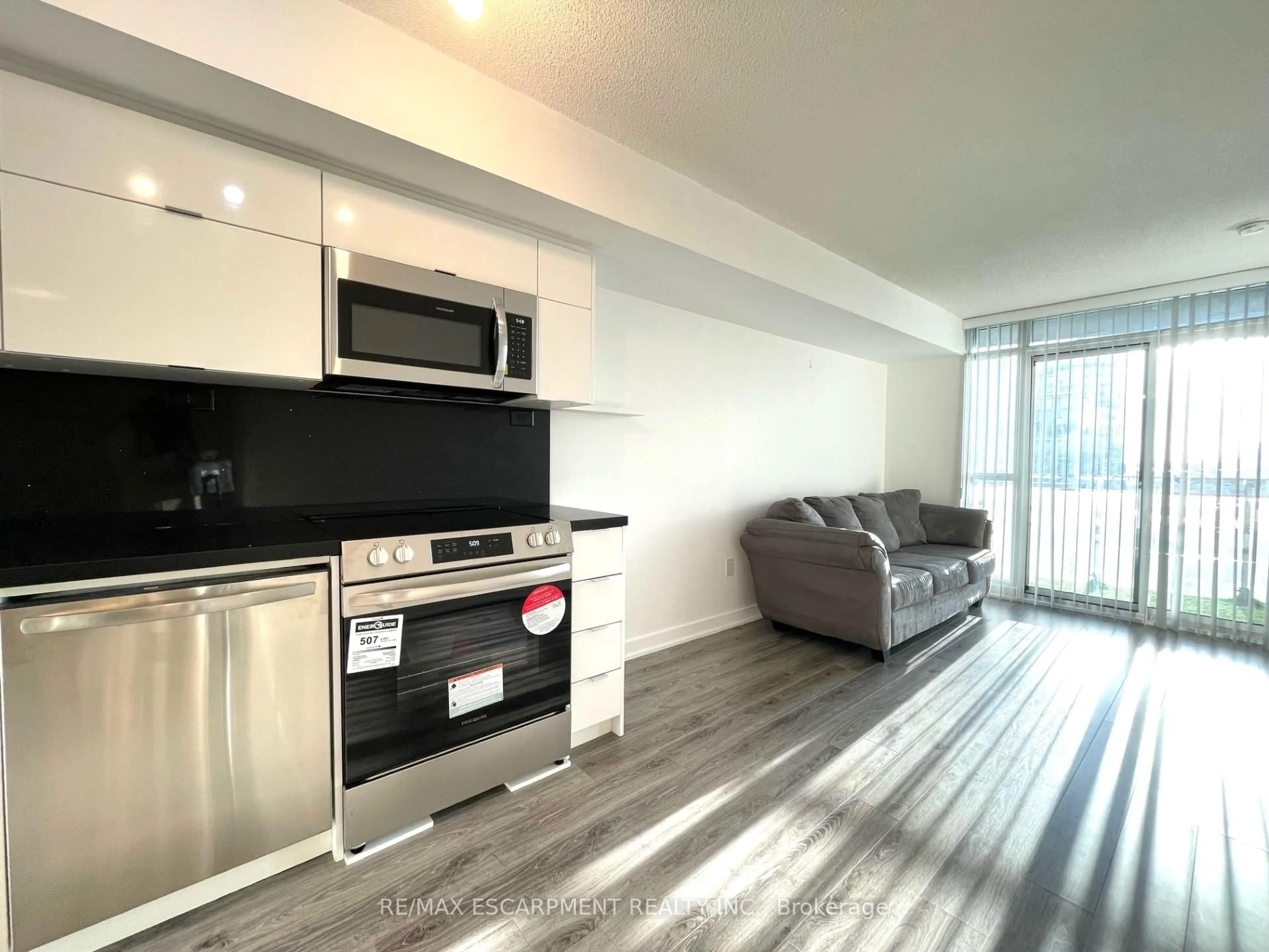 A pic of a room for 21 Iceboat Terr #1510, Toronto Ontario M5V 4A9