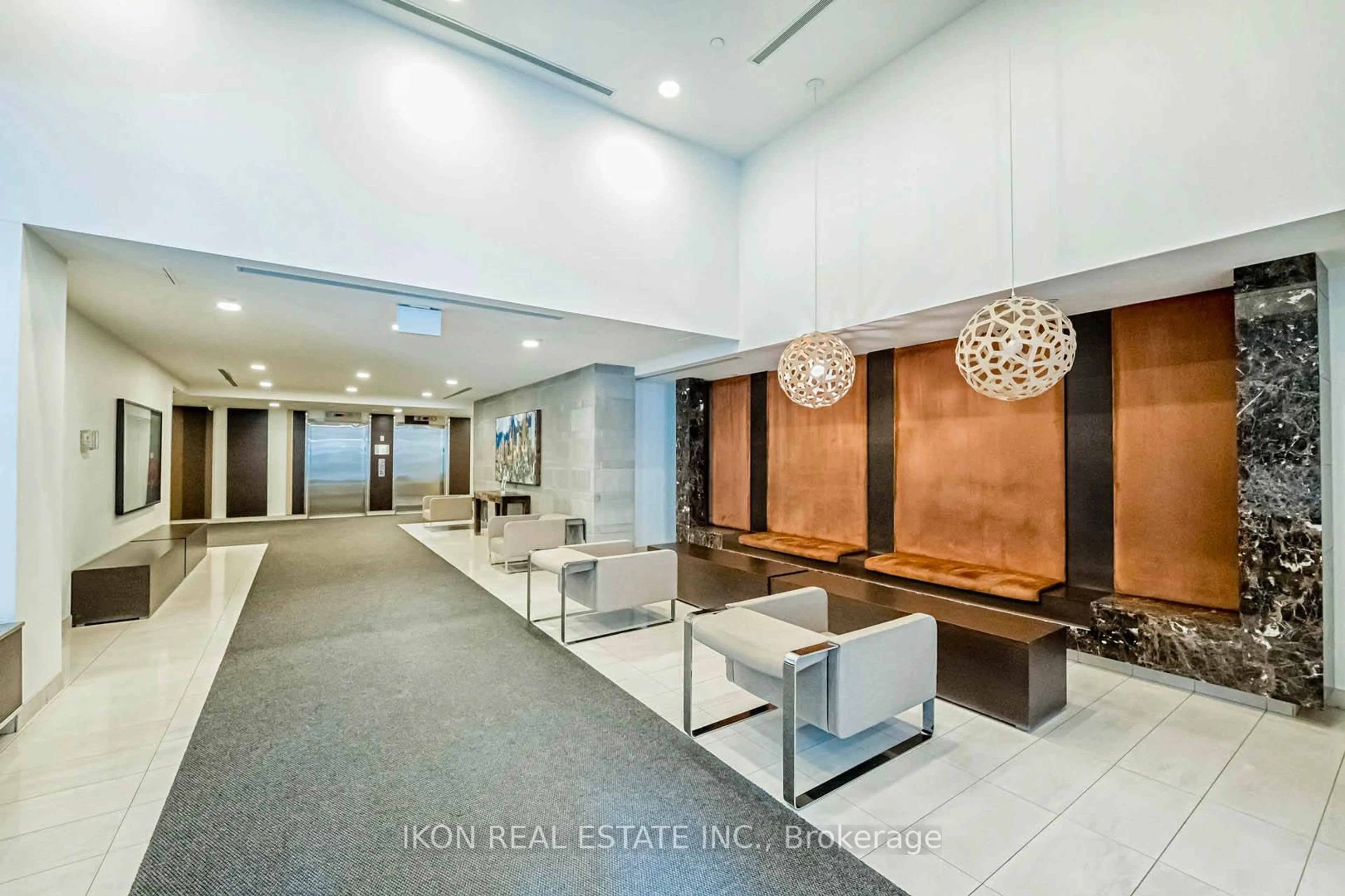 Indoor foyer for 116 George St #406, Toronto Ontario M5A 3S2