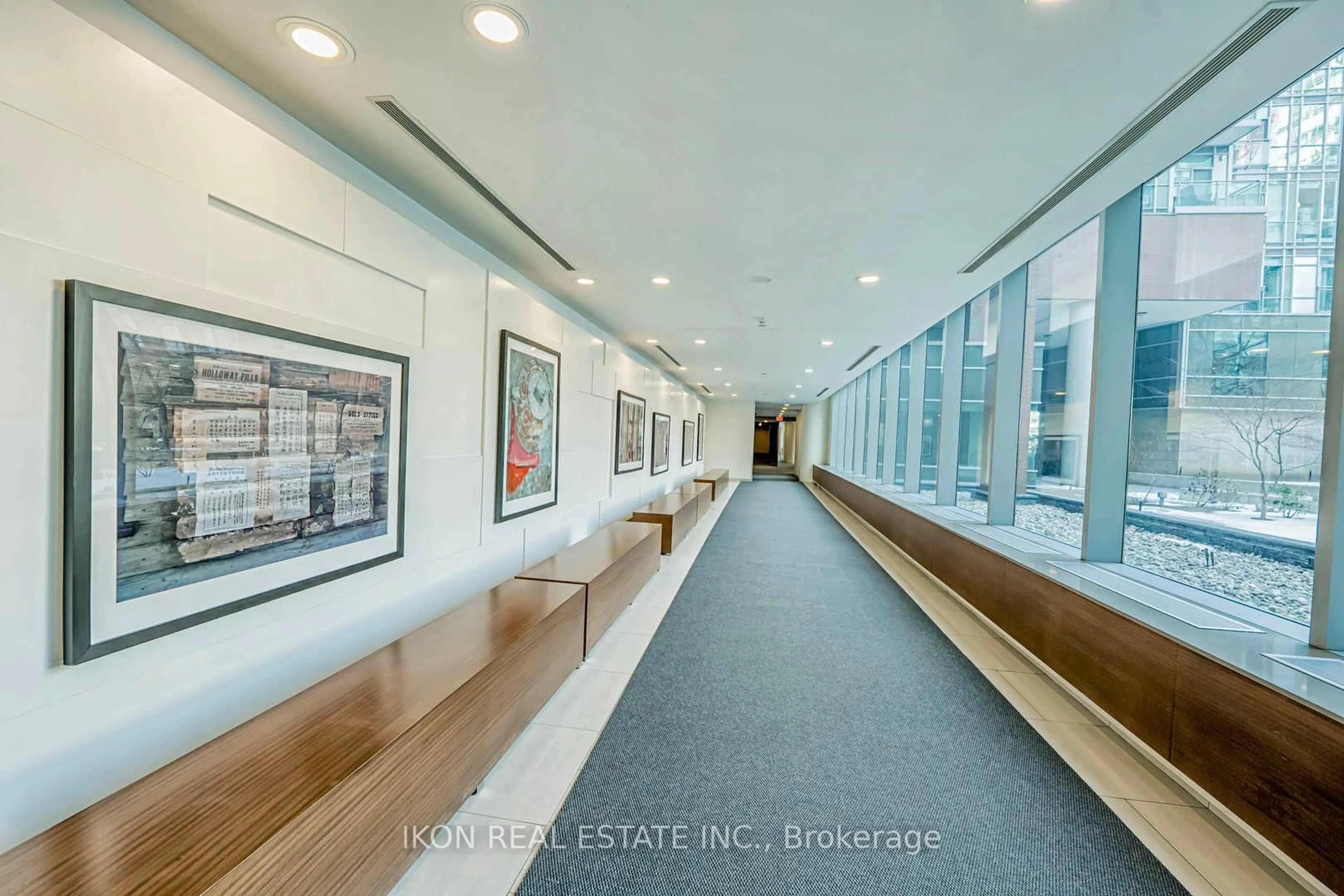 Indoor foyer for 116 George St #406, Toronto Ontario M5A 3S2
