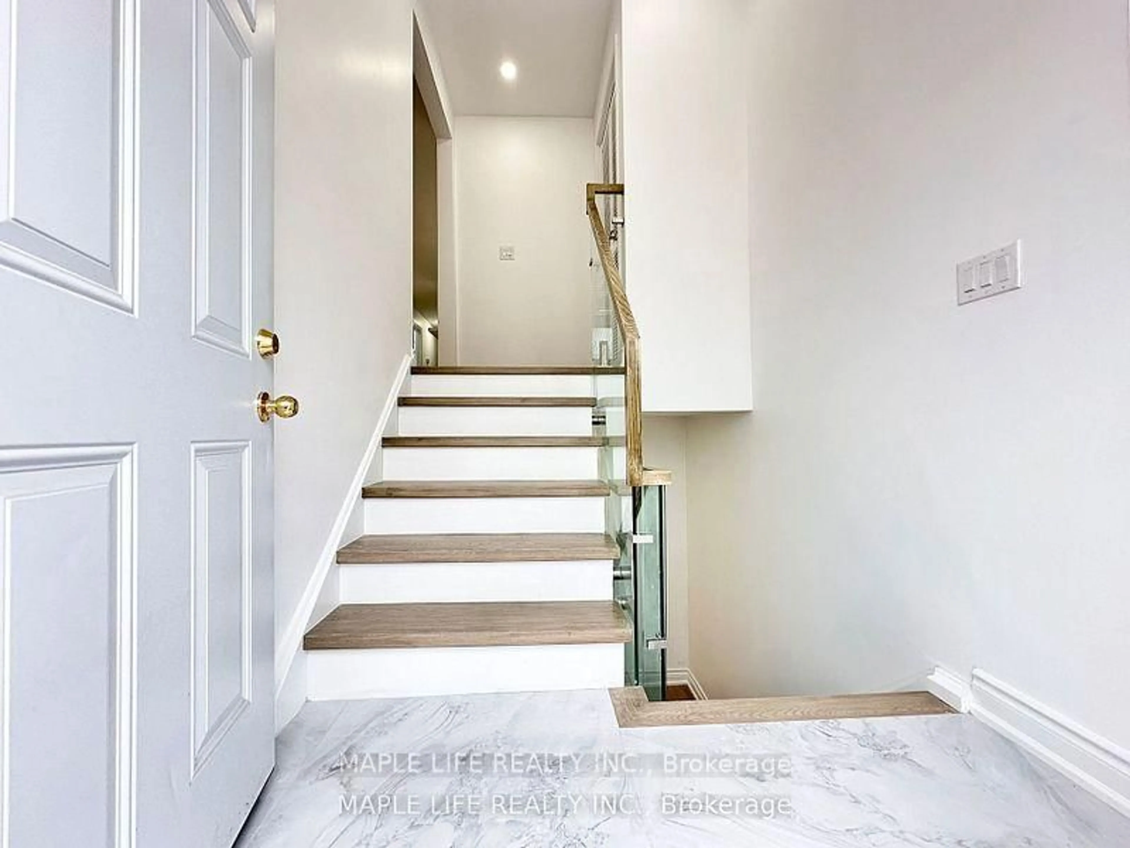 Stairs for 55 James Gray Dr, Toronto Ontario M2H 1N8