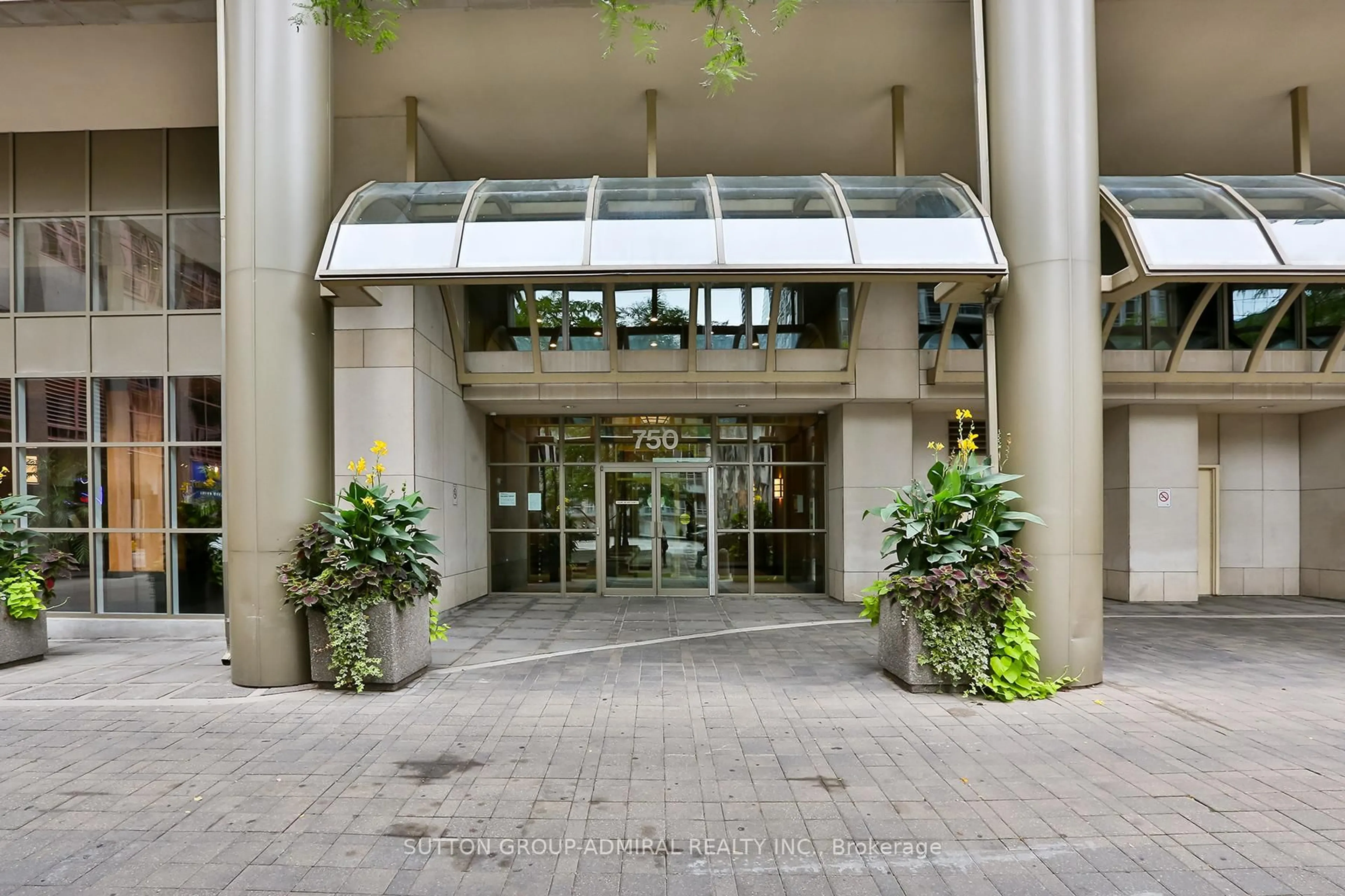 Unknown for 750 Bay St #2002, Toronto Ontario M5G 1N6
