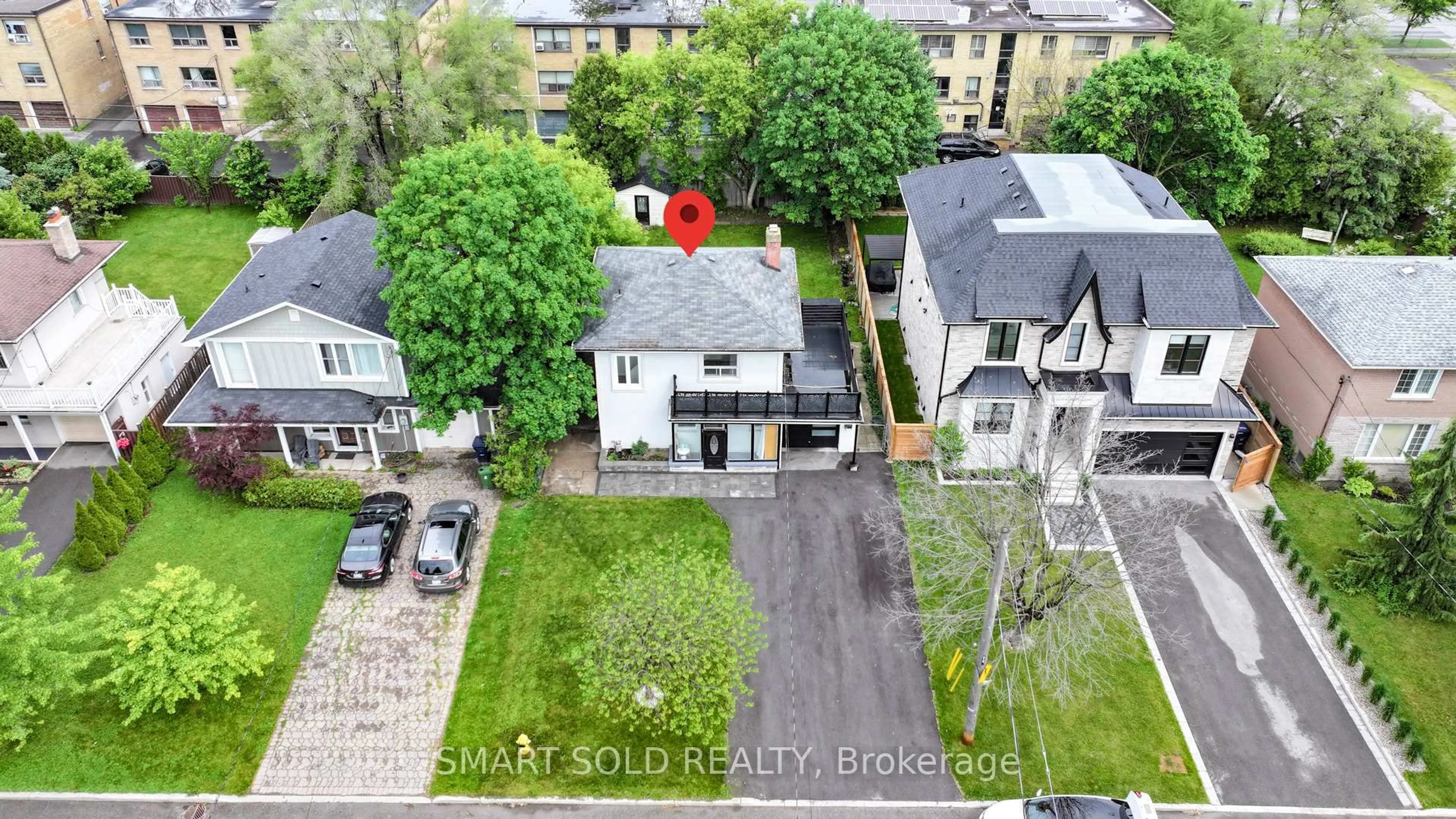 A pic from outside/outdoor area/front of a property/back of a property/a pic from drone, street for 18 Cadillac Ave, Toronto Ontario M3H 1R9