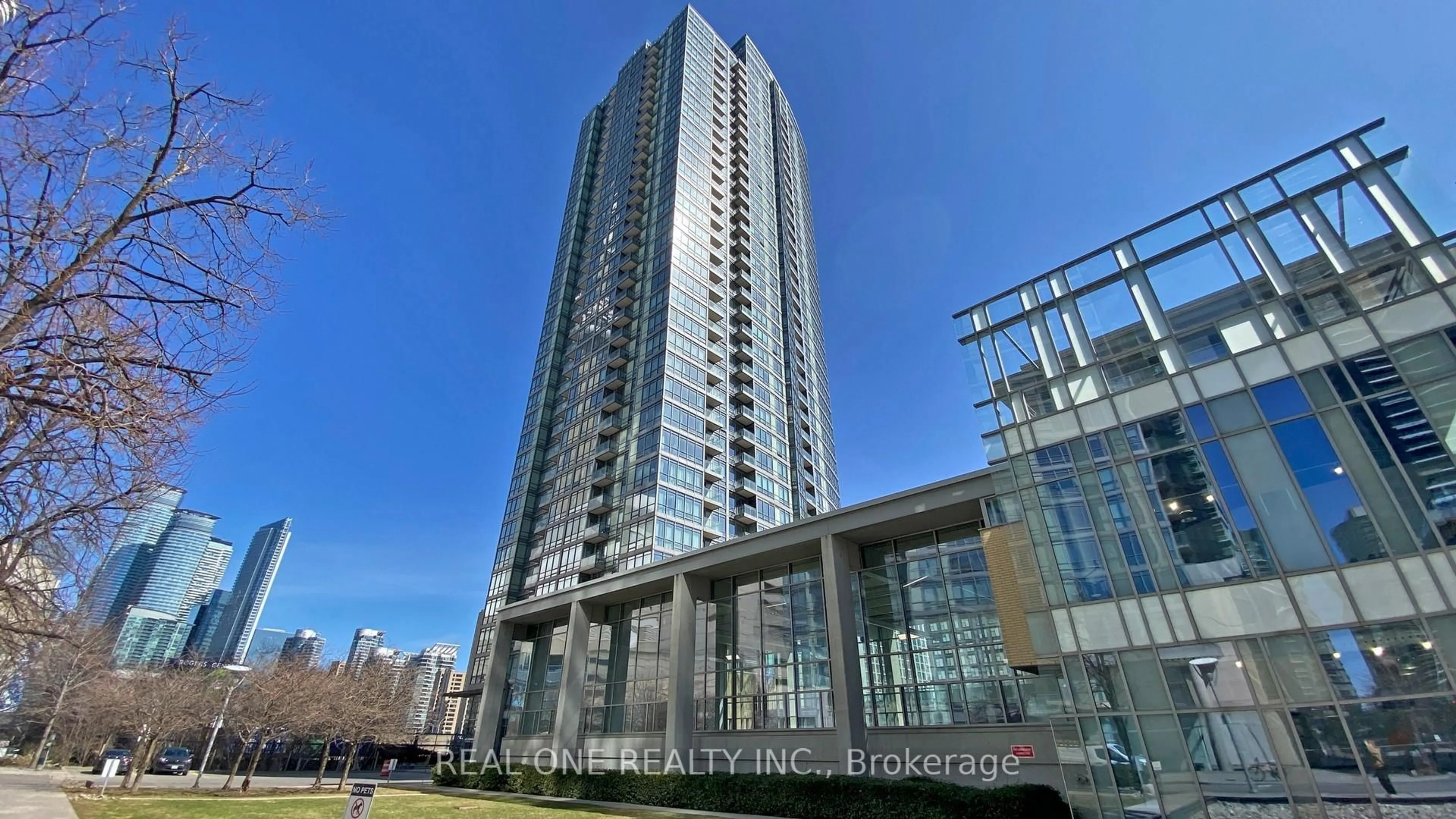 Indoor foyer for 5 Mariner Terr #307, Toronto Ontario M5V 3V6