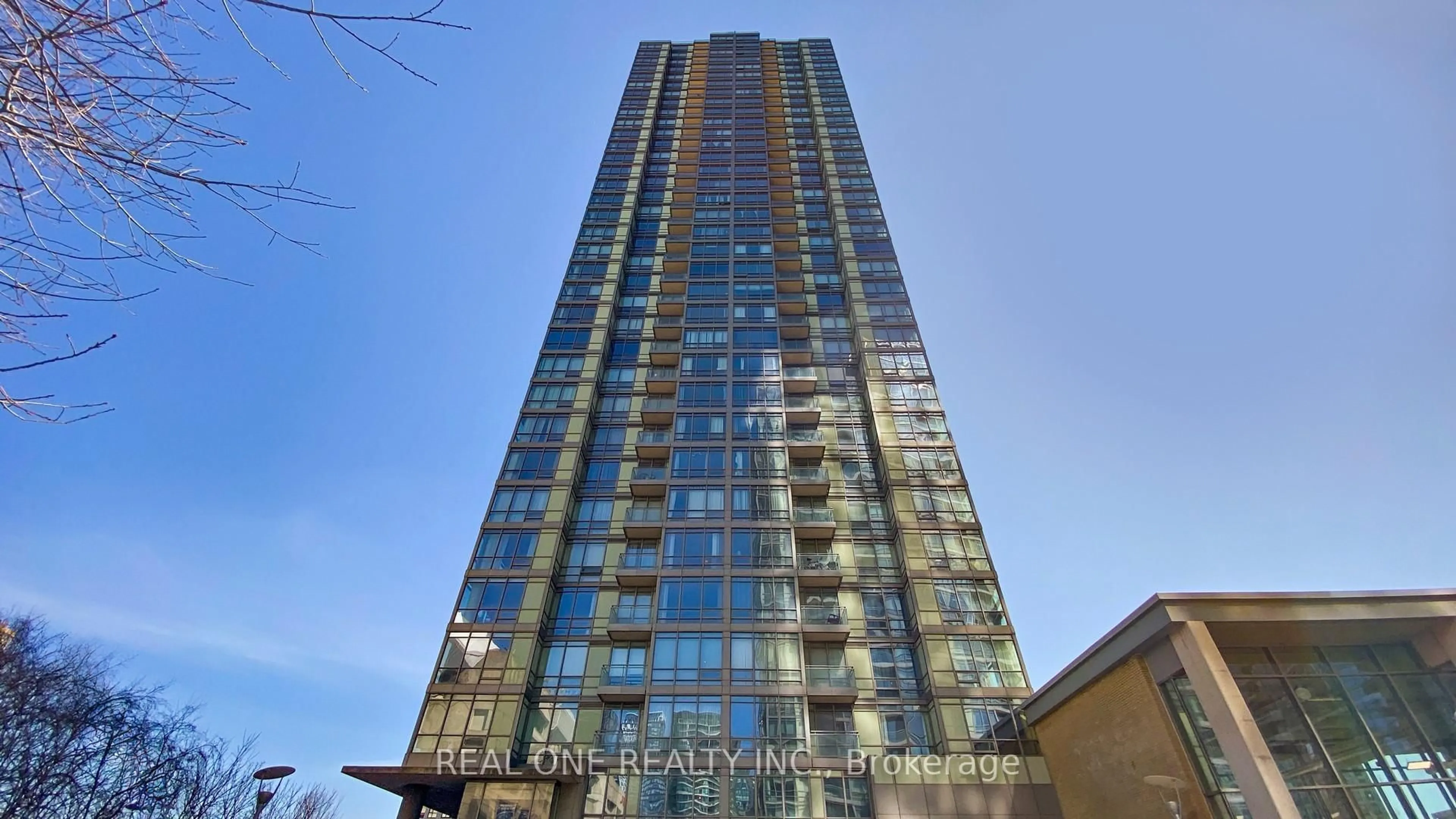 Indoor foyer for 5 Mariner Terr #307, Toronto Ontario M5V 3V6