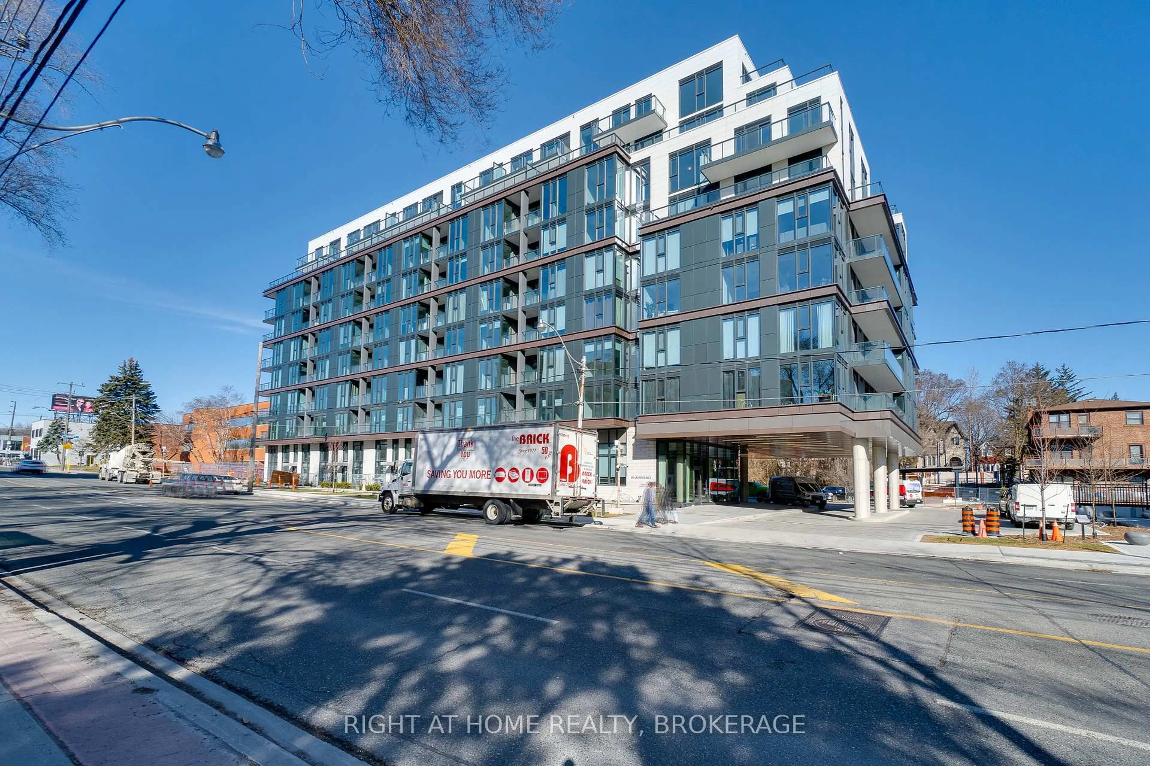 A pic from outside/outdoor area/front of a property/back of a property/a pic from drone, building for 250 Lawrence Ave #724, Toronto Ontario M5M 1B1