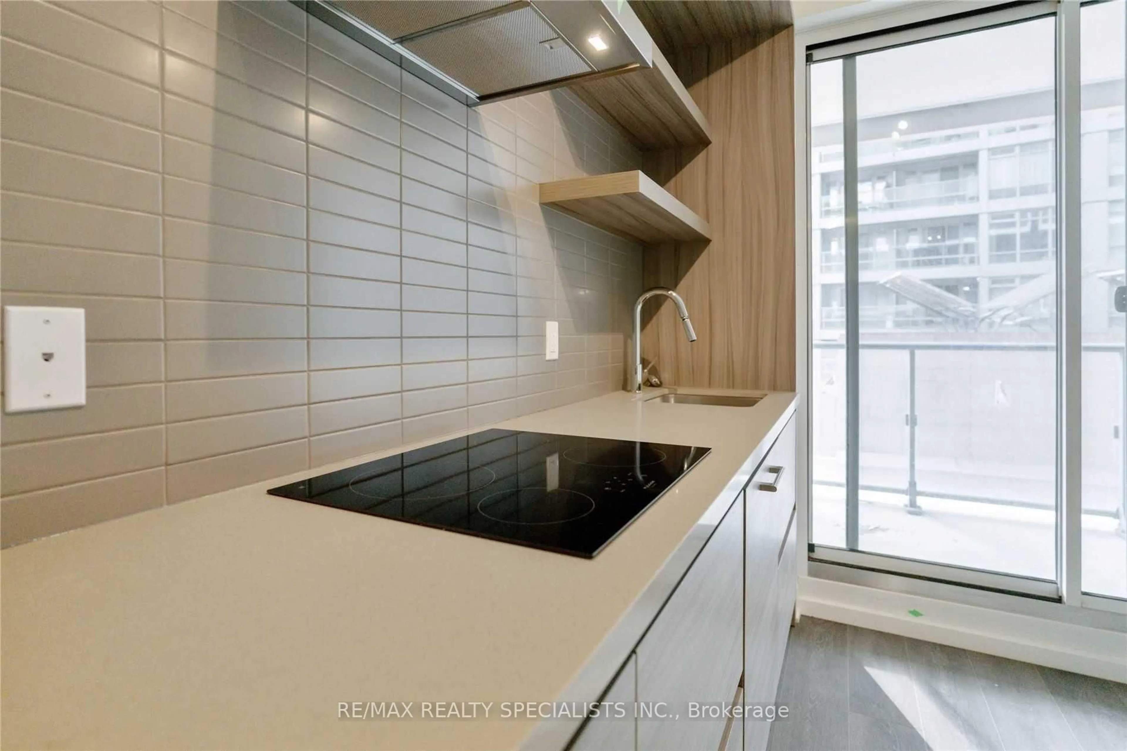 Unknown for 2221 Yonge St #306, Toronto Ontario M4S 2B4