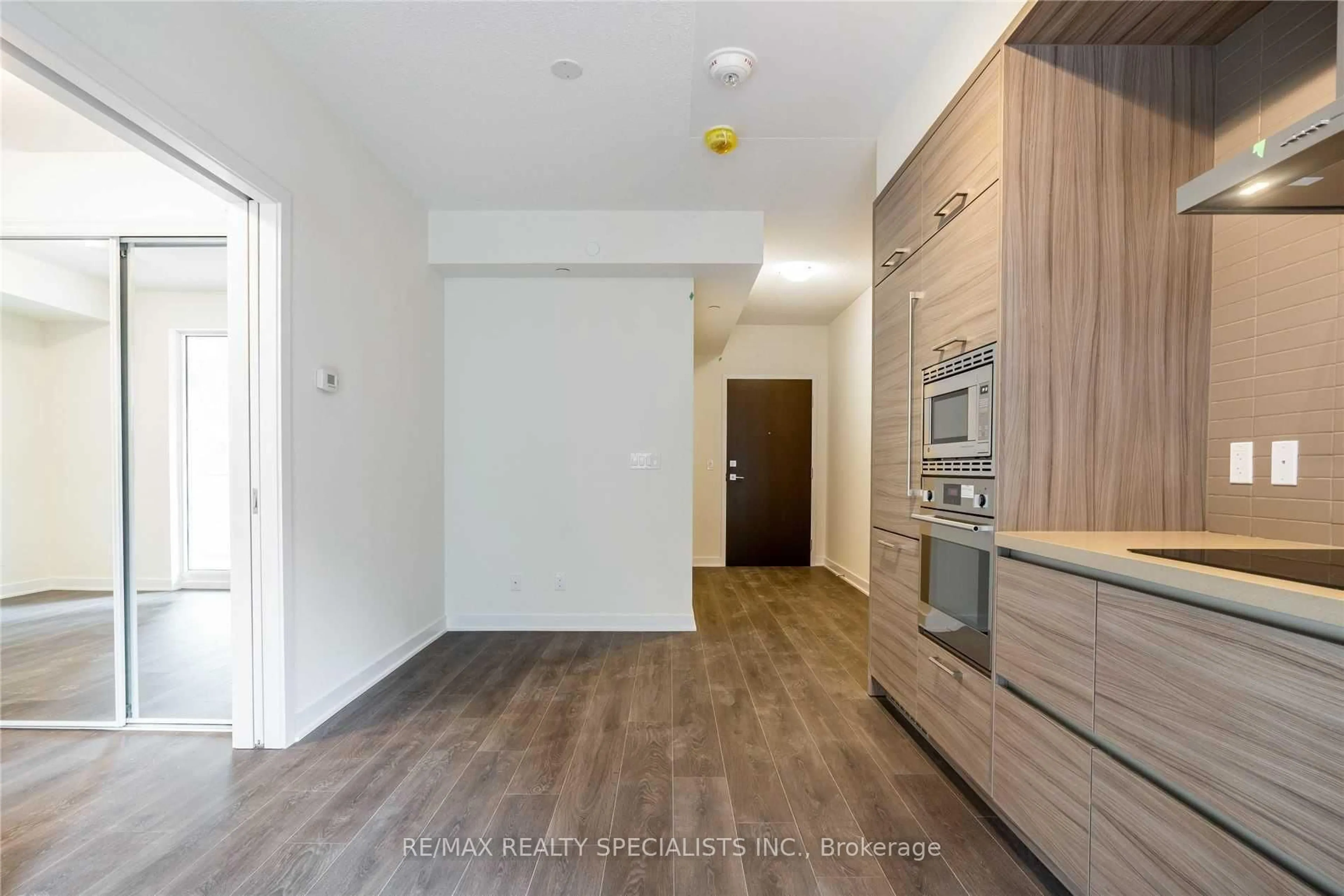 Unknown for 2221 Yonge St #306, Toronto Ontario M4S 2B4