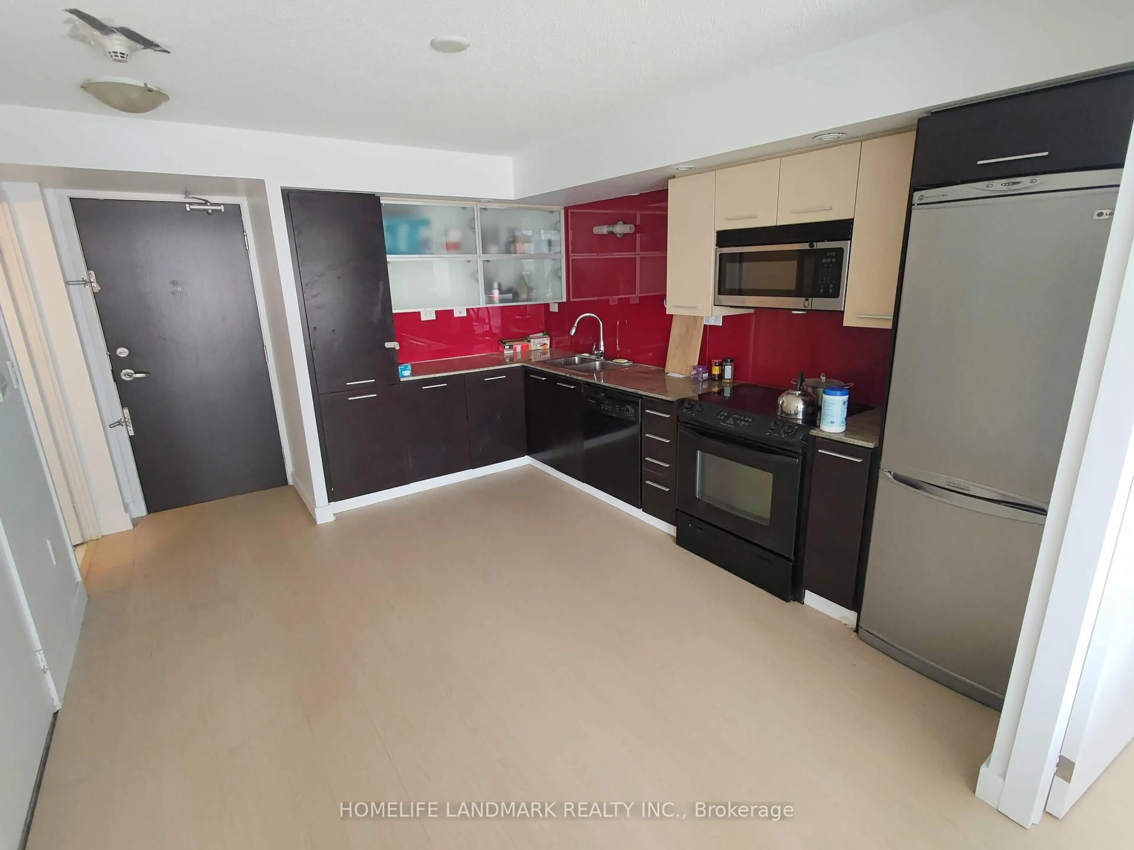 Standard kitchen, unknown for 8 Telegram Mews #1005, Toronto Ontario M5V 3Z5
