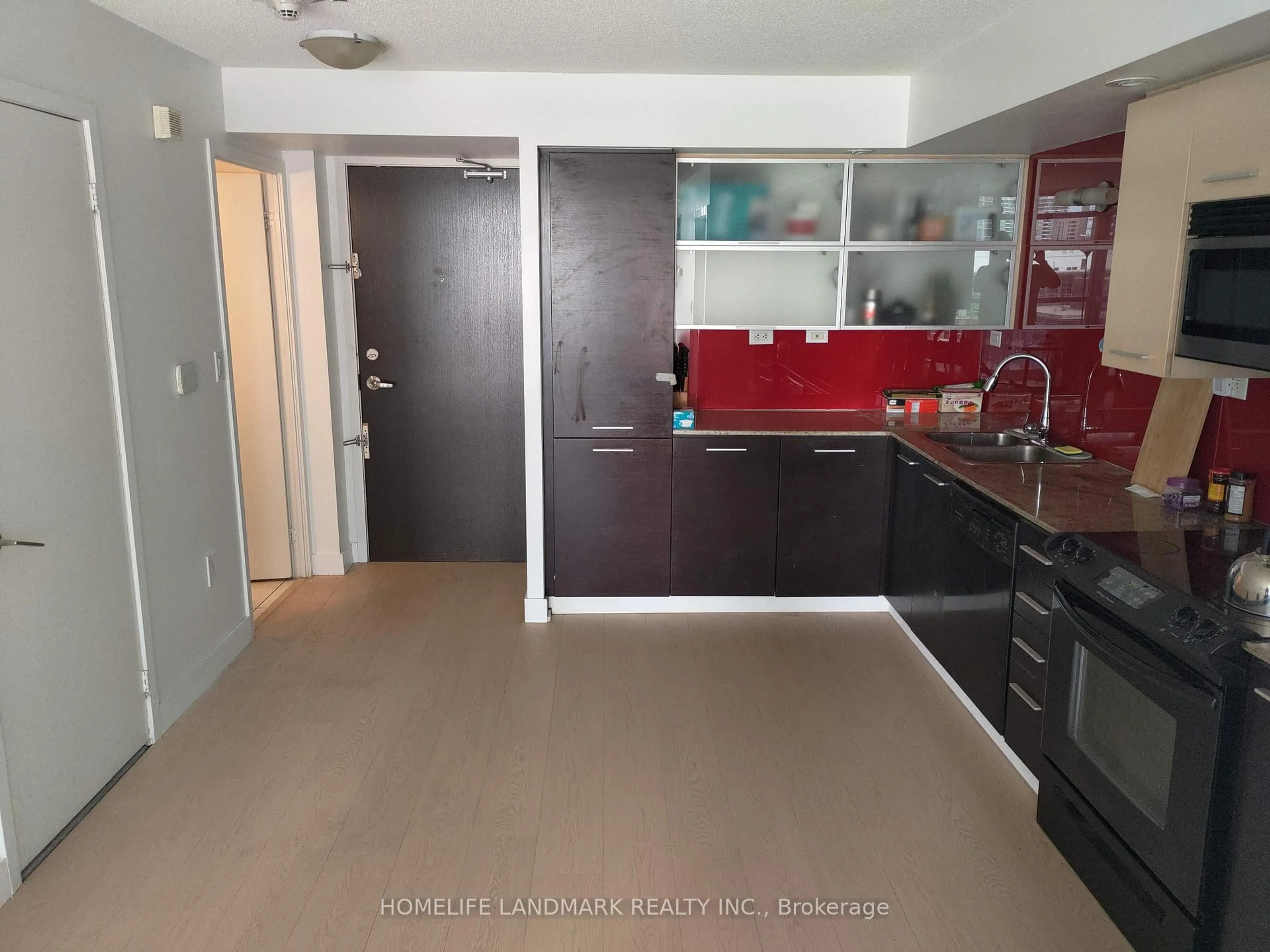Standard kitchen, unknown for 8 Telegram Mews #1005, Toronto Ontario M5V 3Z5