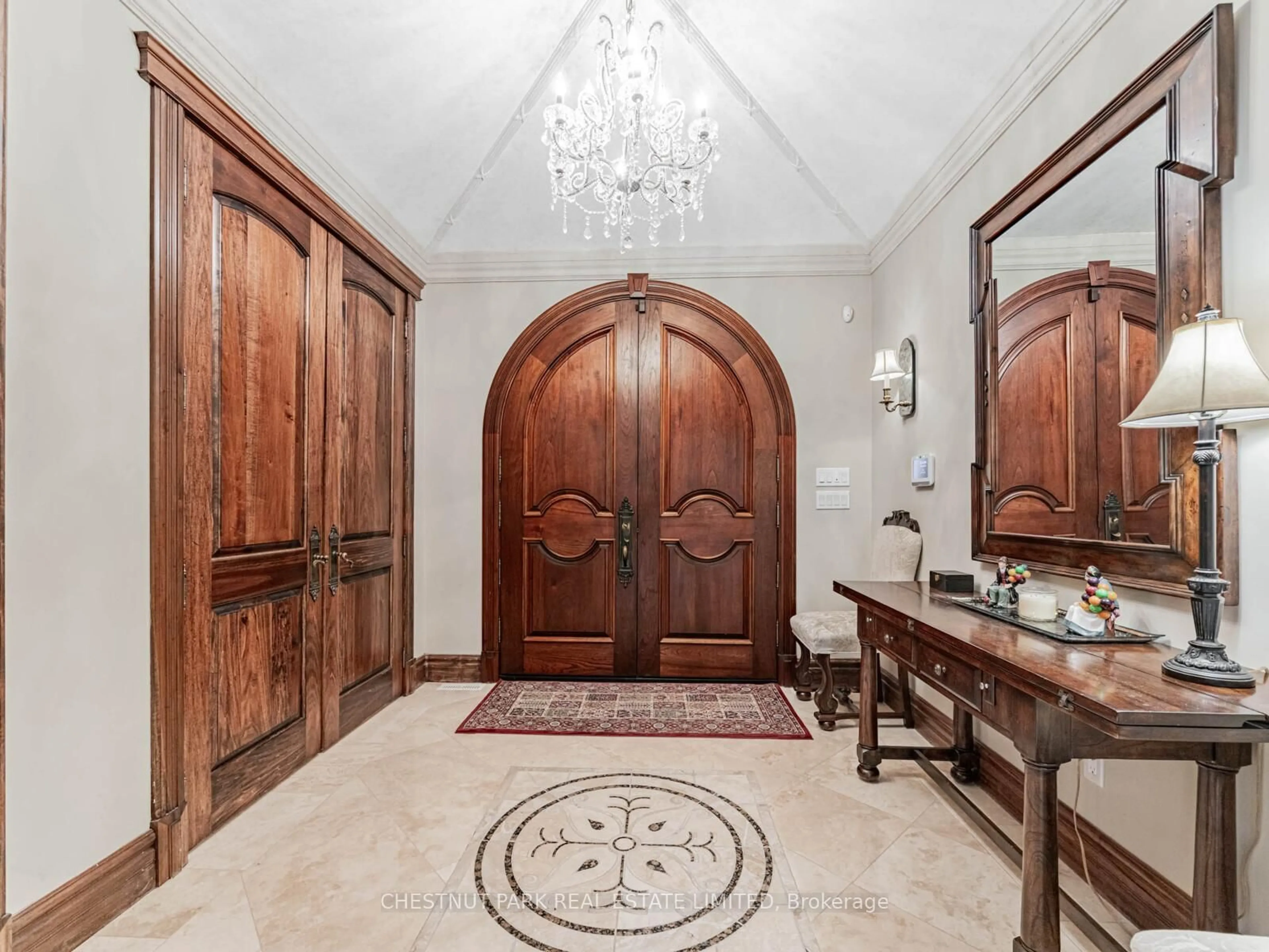 Indoor entryway for 45 Citation Dr, Toronto Ontario M2K 1S5