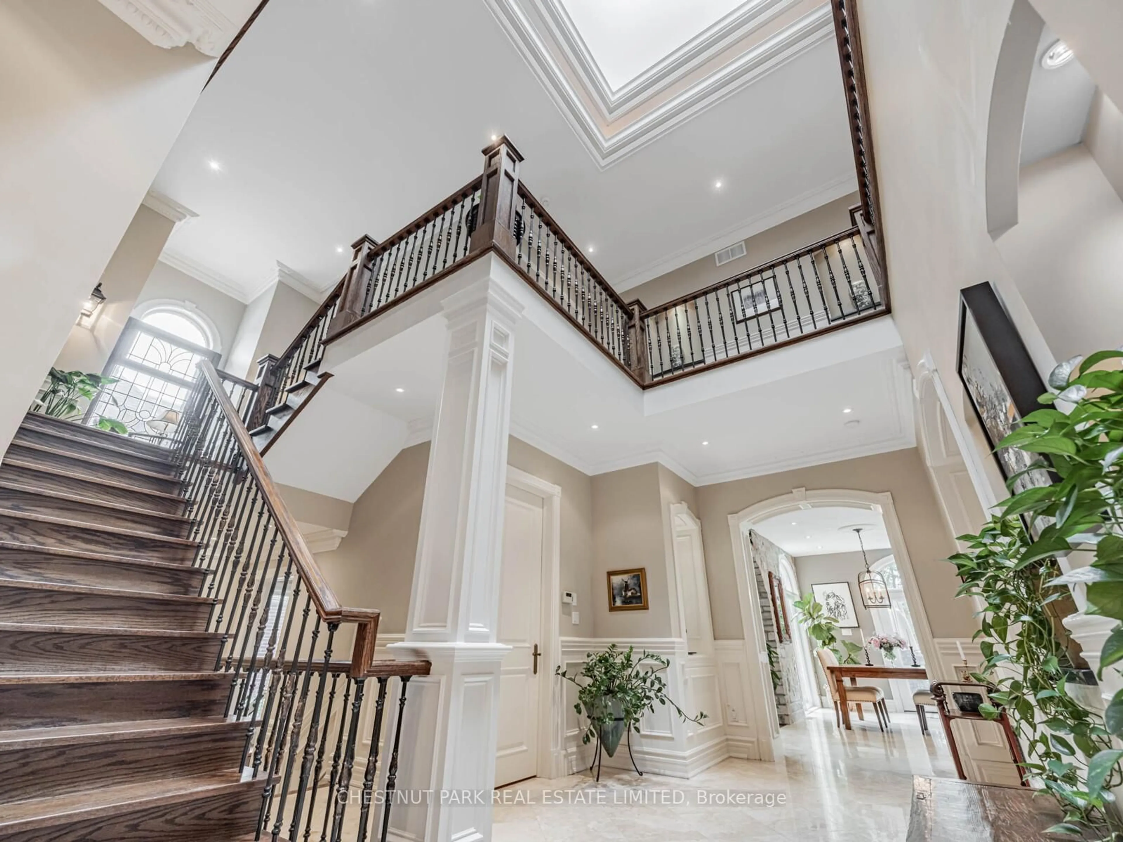 Indoor foyer for 45 Citation Dr, Toronto Ontario M2K 1S5