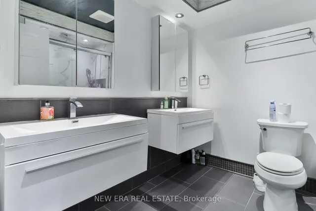 Additional property image - 242 George St