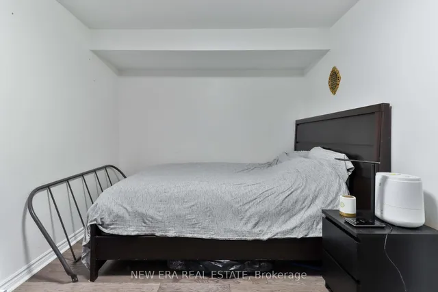 Additional property image - 242 George St