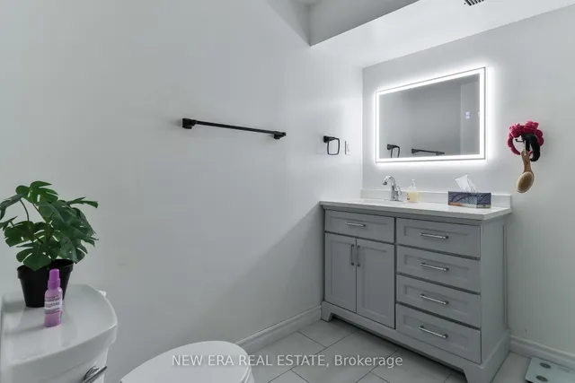 Additional property image - 242 George St