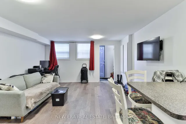 Additional property image - 242 George St