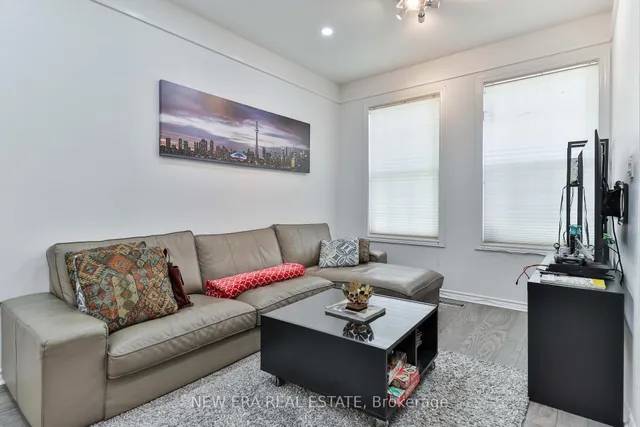 Additional property image - 242 George St