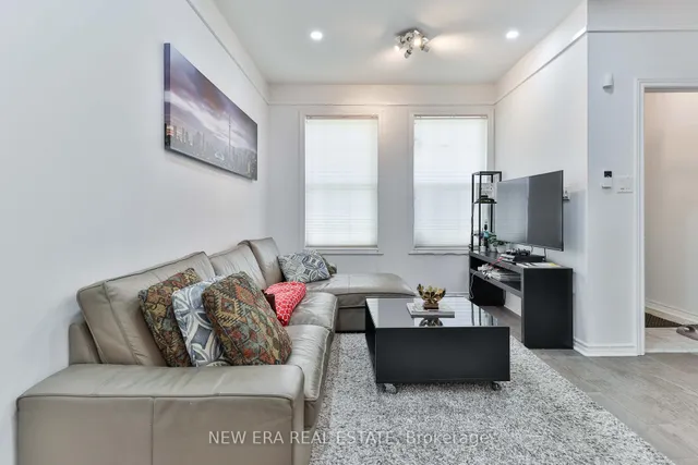 Additional property image - 242 George St