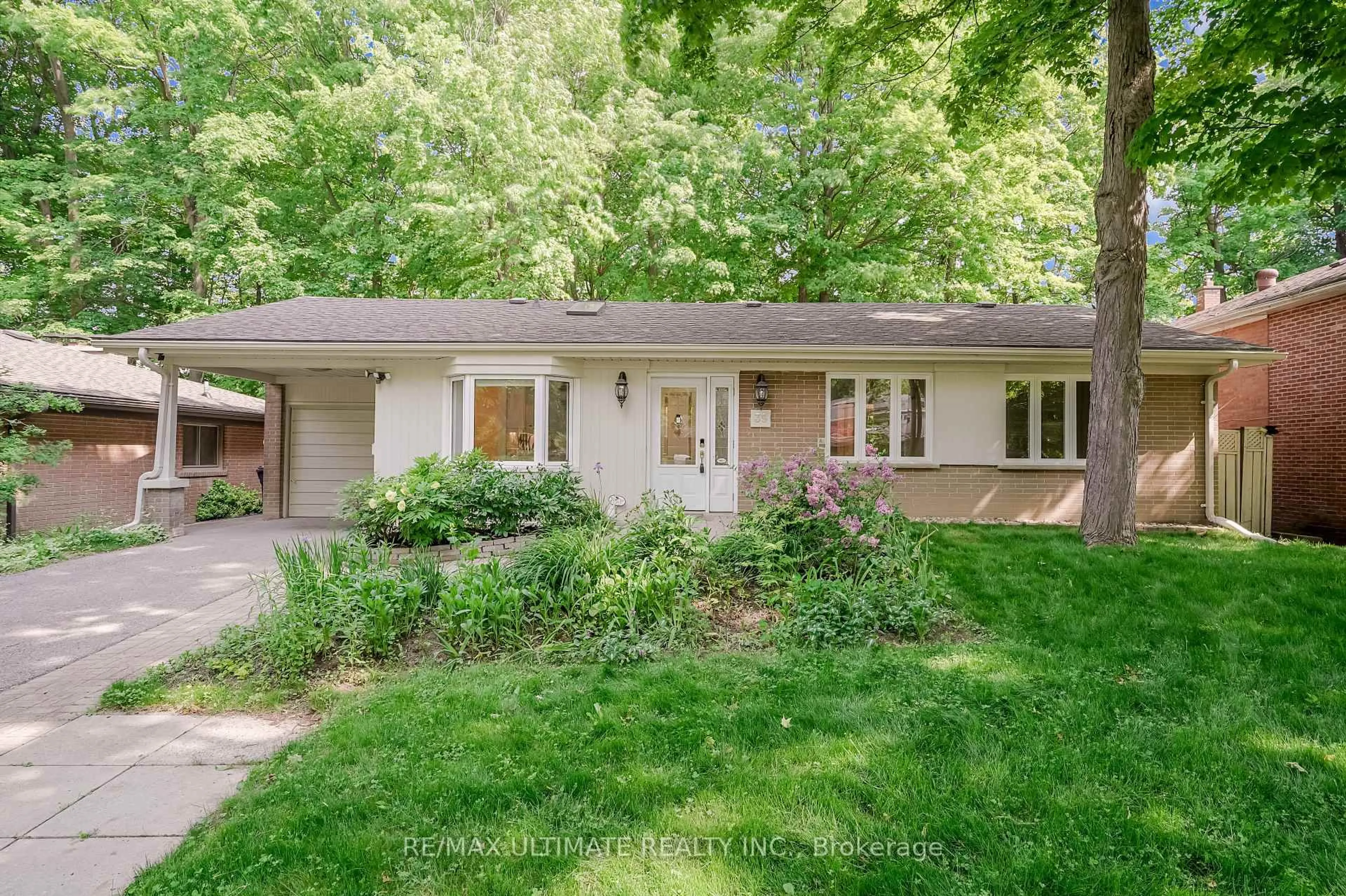 Home with vinyl exterior material, street for 39 Sagebrush Lane, Toronto Ontario M3A 1X4