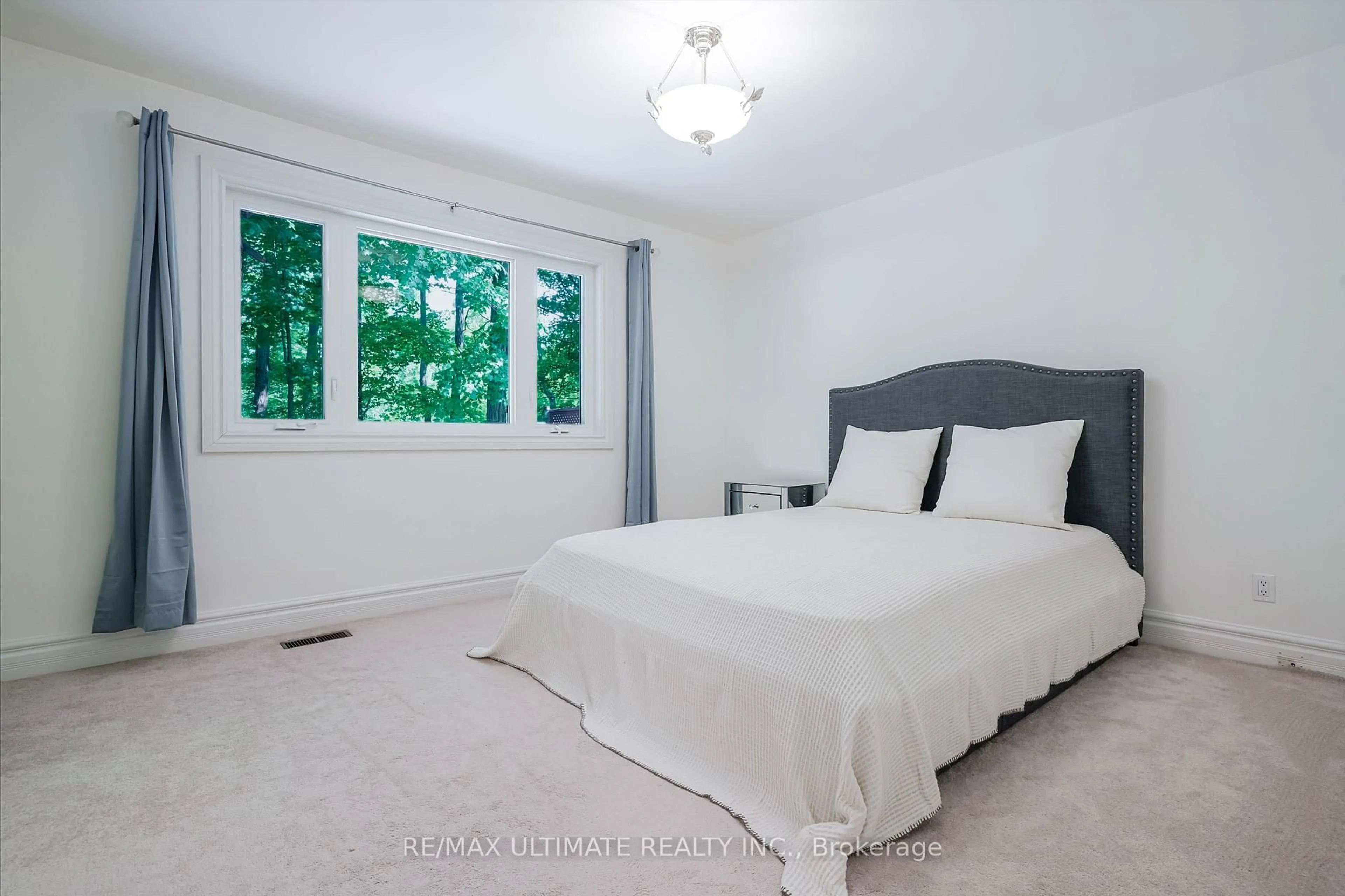 Bedroom with bed, unknown for 39 Sagebrush Lane, Toronto Ontario M3A 1X4