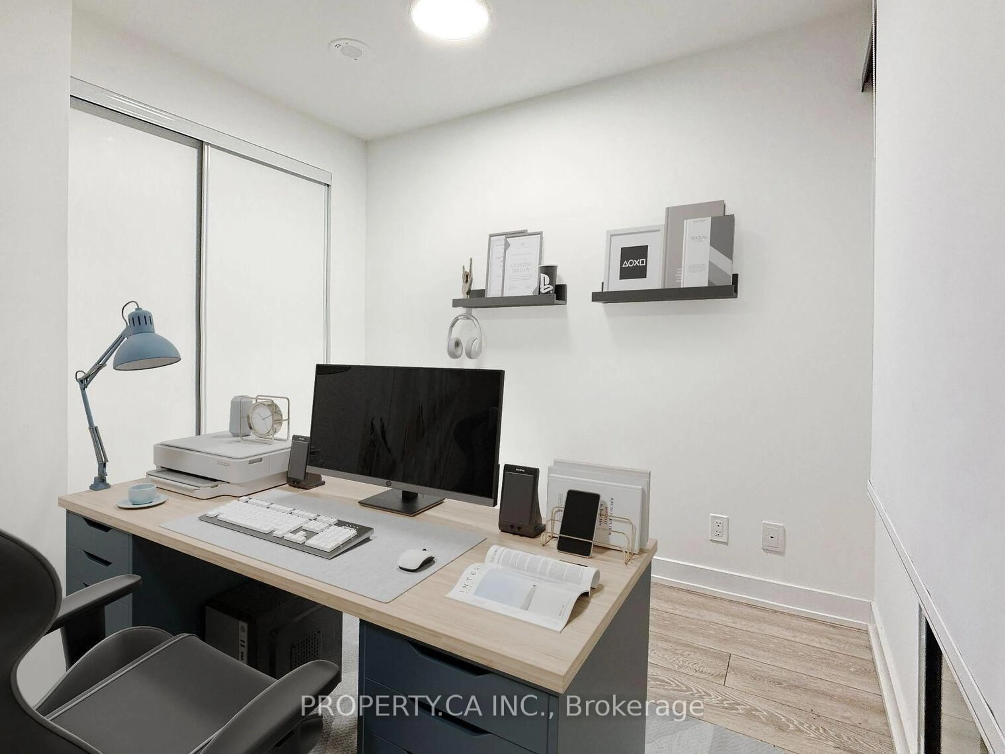 A pic of a room for 108 Peter St #506, Toronto Ontario M5V 0W2