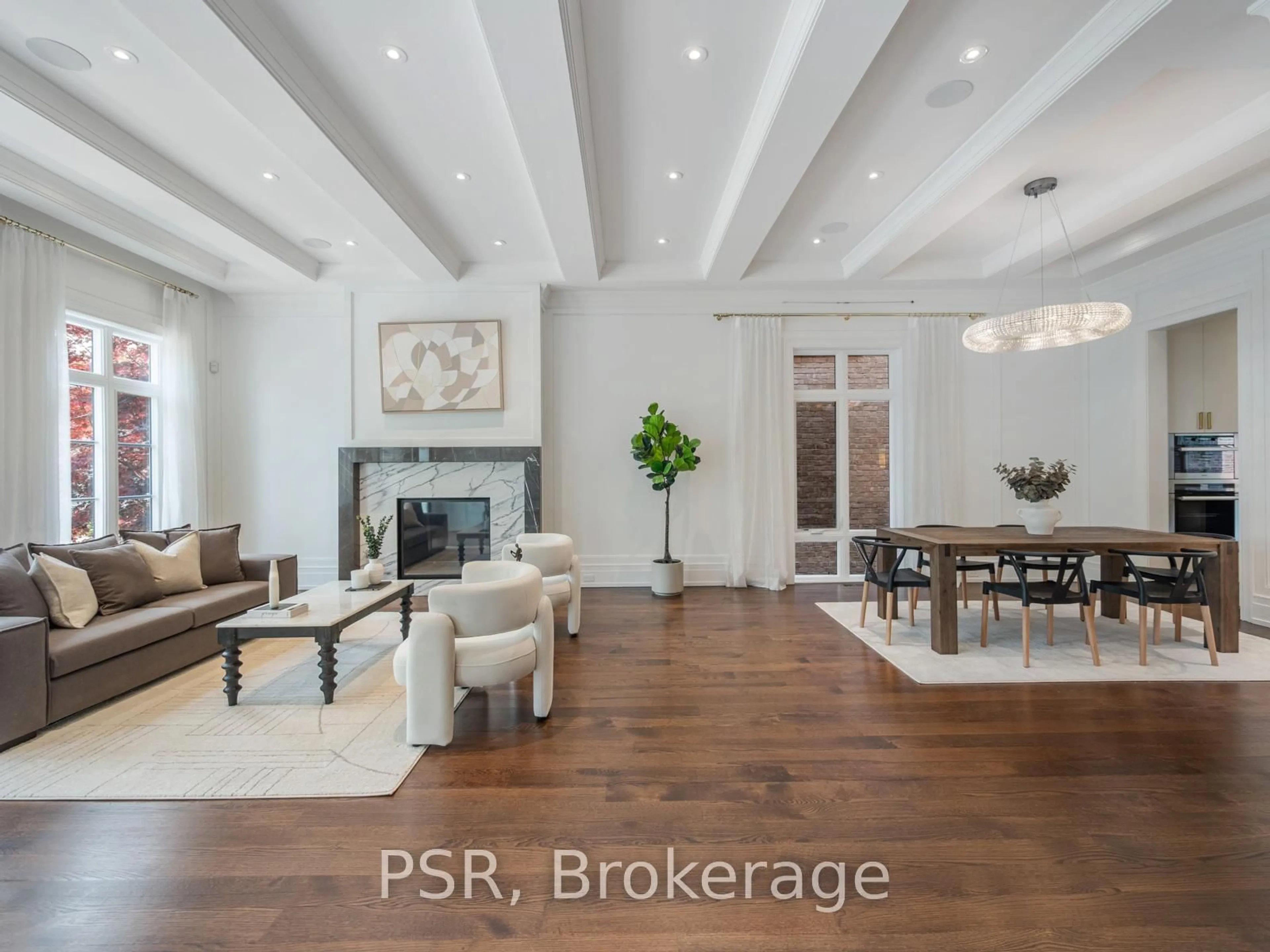 Living room with furniture, unknown for 26 Strathearn Blvd, Toronto Ontario M5P 1S7
